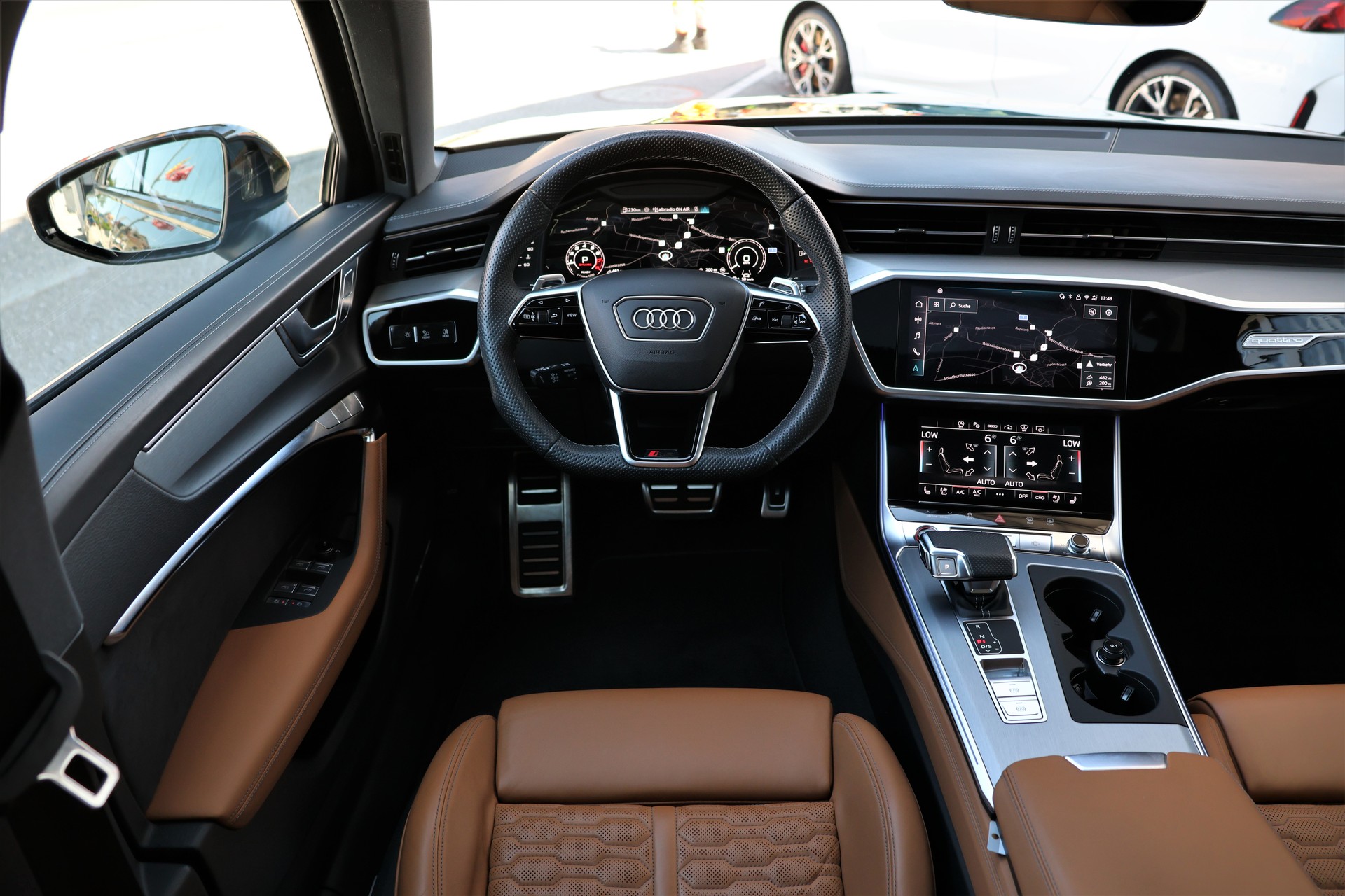 AUDI RS6 Avant 4.0 TFSI V8 Performance quattro (CH) *Exclusive Goodwood Green*-image-15