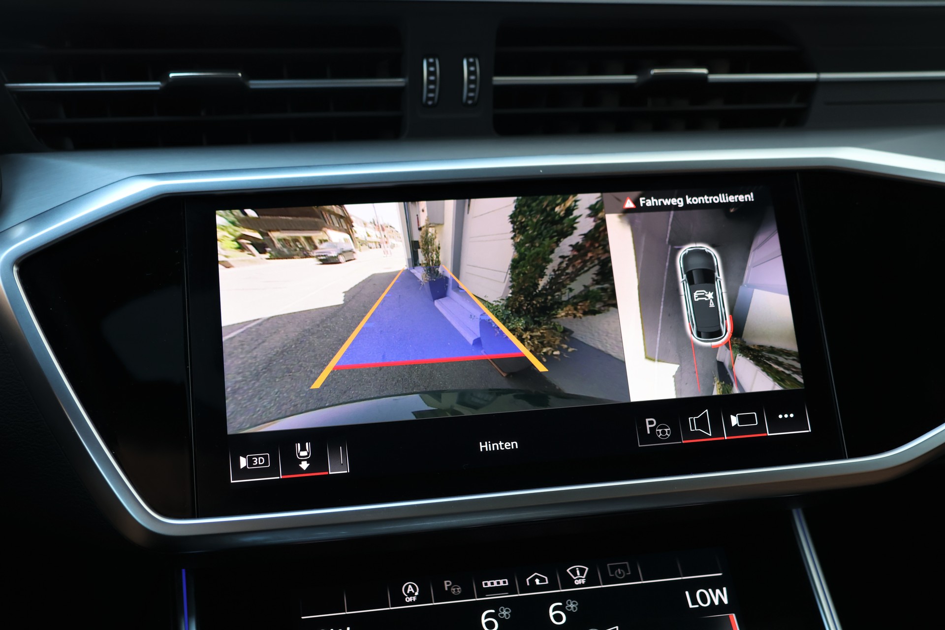 AUDI RS6 Avant 4.0 TFSI V8 Performance quattro (CH) *Exclusive Goodwood Green*-image-25