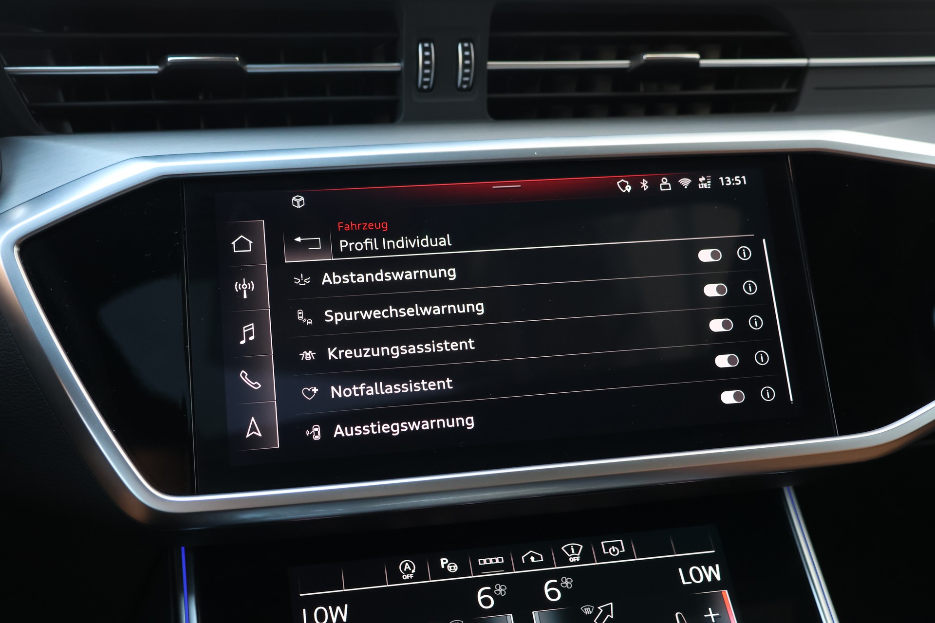 AUDI RS6 Avant 4.0 TFSI V8 Performance quattro (CH) *Exclusive Goodwood Green*-image-26