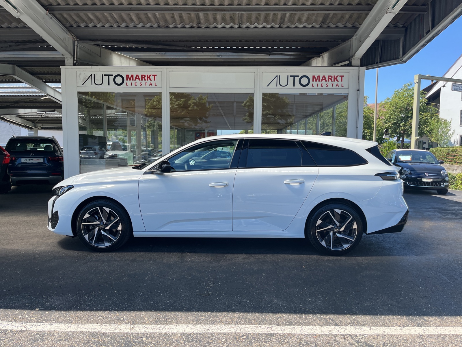 PEUGEOT 308 SW 1.5 BlueHDI Allure Pack EAT8-image-1