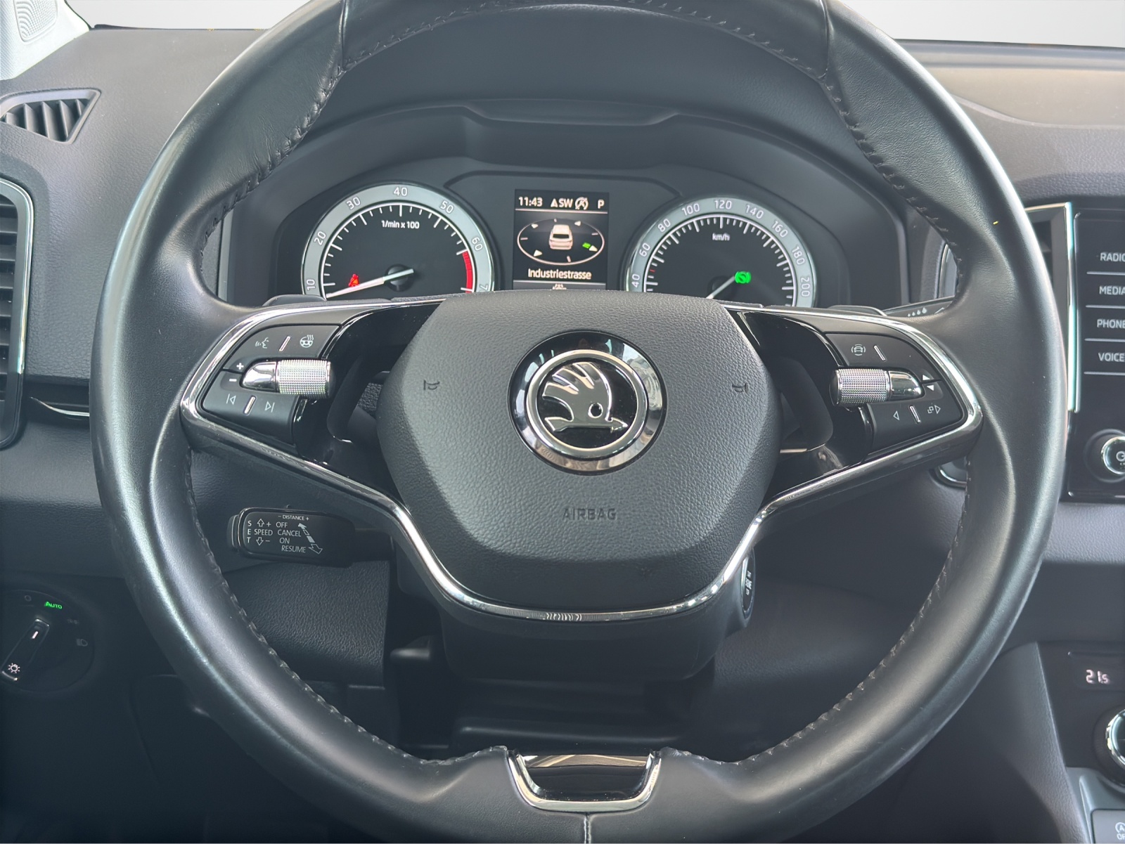 SKODA Karoq 1.5 TSI Style DSG-image-10