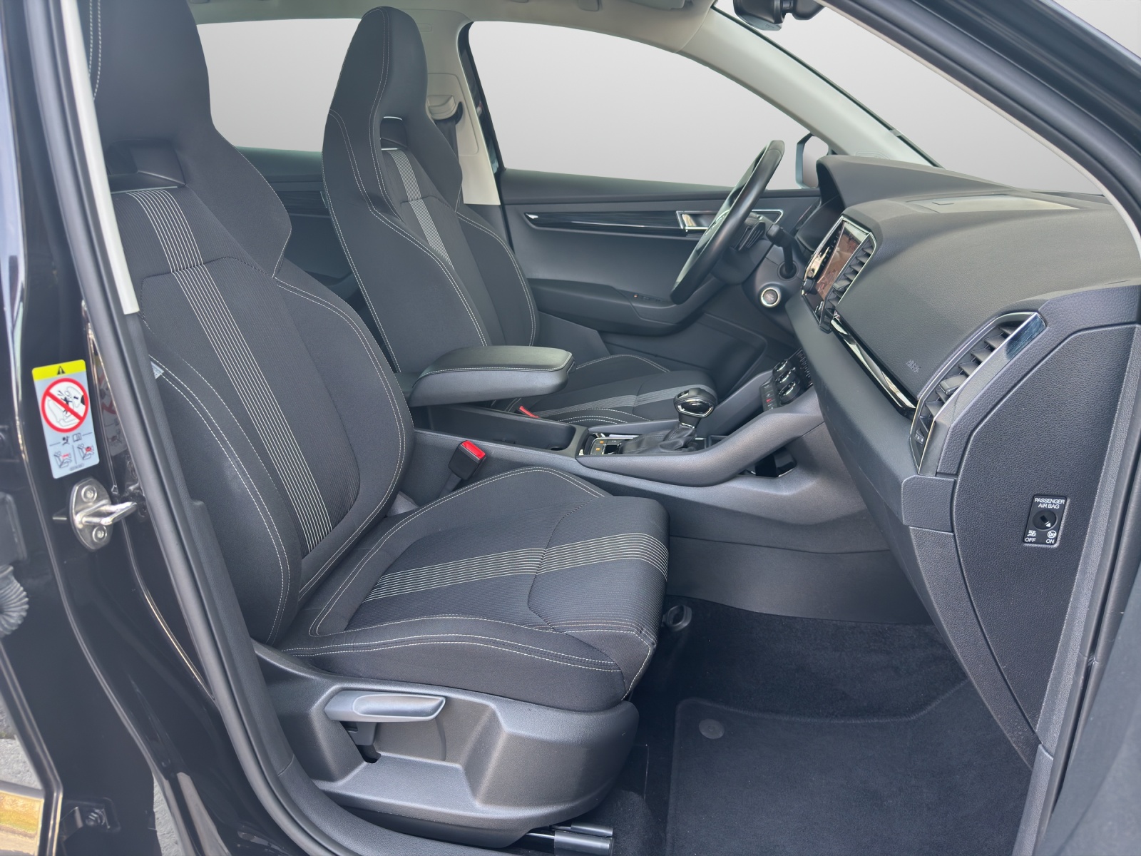 SKODA Karoq 1.5 TSI Style DSG-image-6