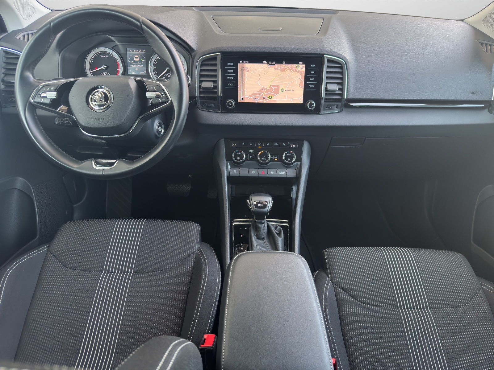 SKODA Karoq 1.5 TSI Style DSG-image-5