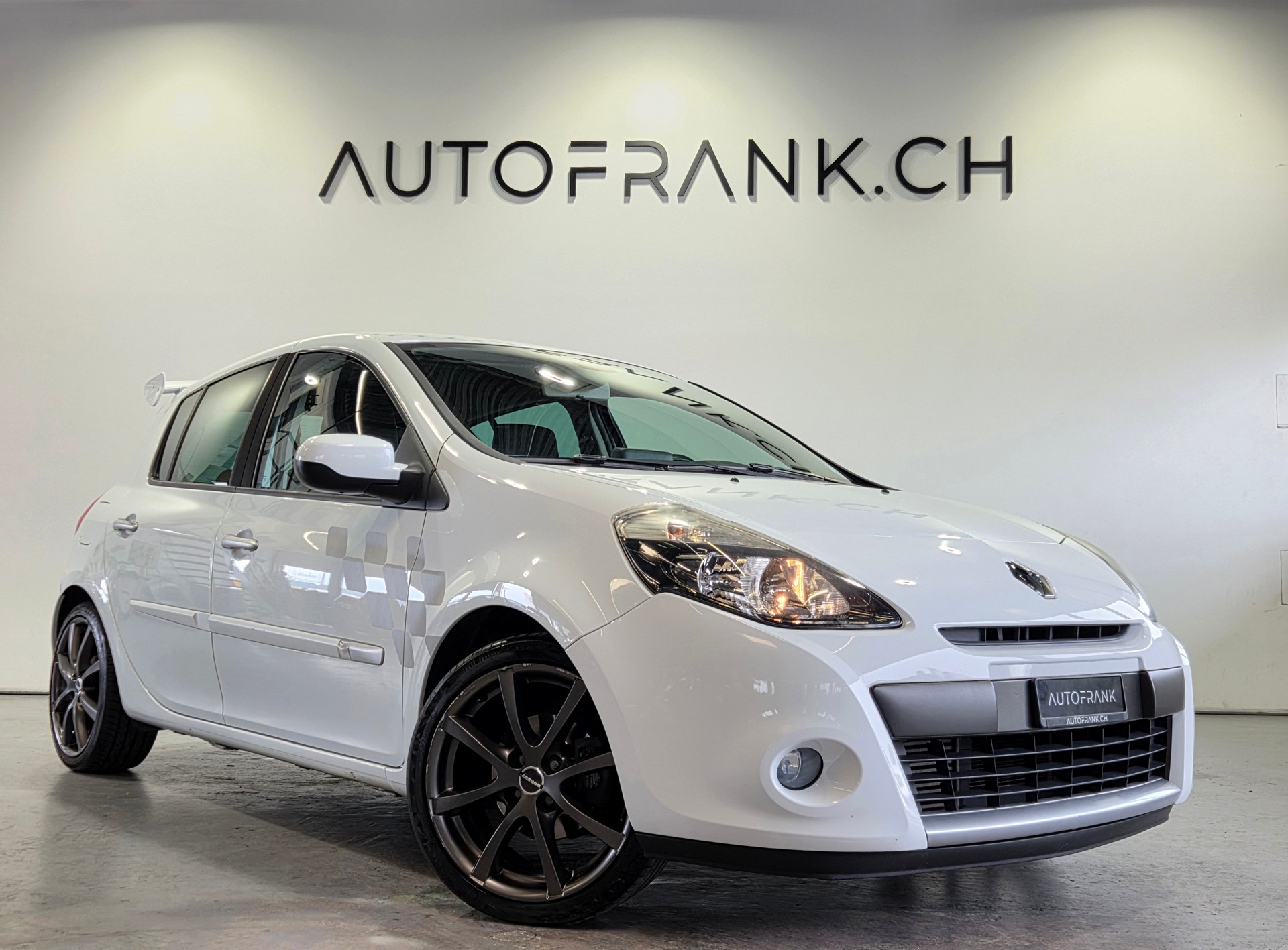 RENAULT Clio 1.2 TCe 100 Expression-image-2
