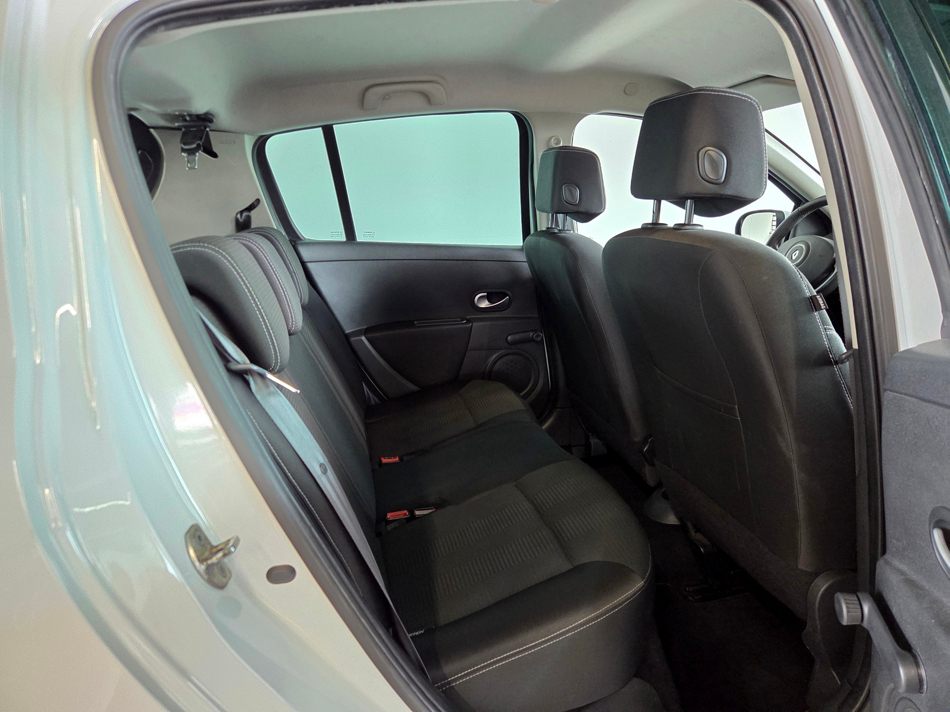 RENAULT Clio 1.2 TCe 100 Expression-image-18
