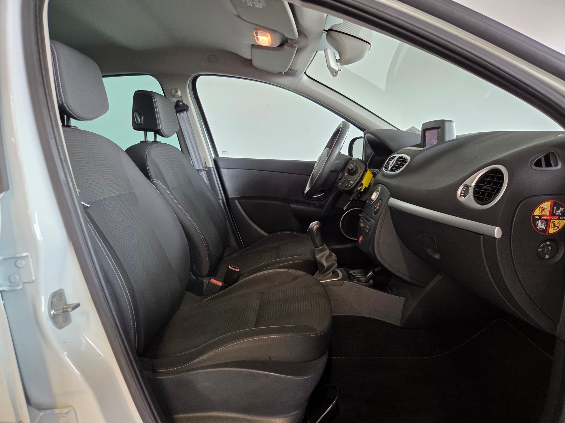 RENAULT Clio 1.2 TCe 100 Expression-image-14