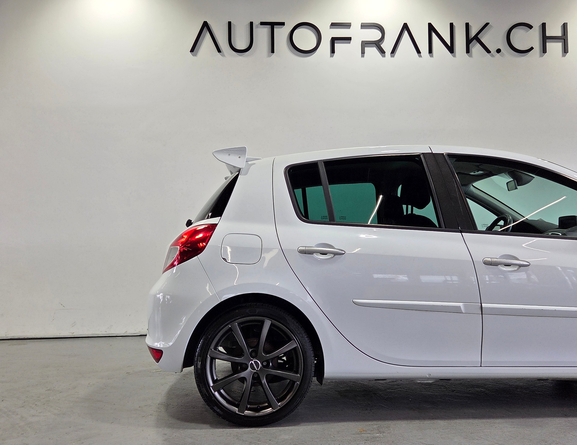 RENAULT Clio 1.2 TCe 100 Expression-image-5