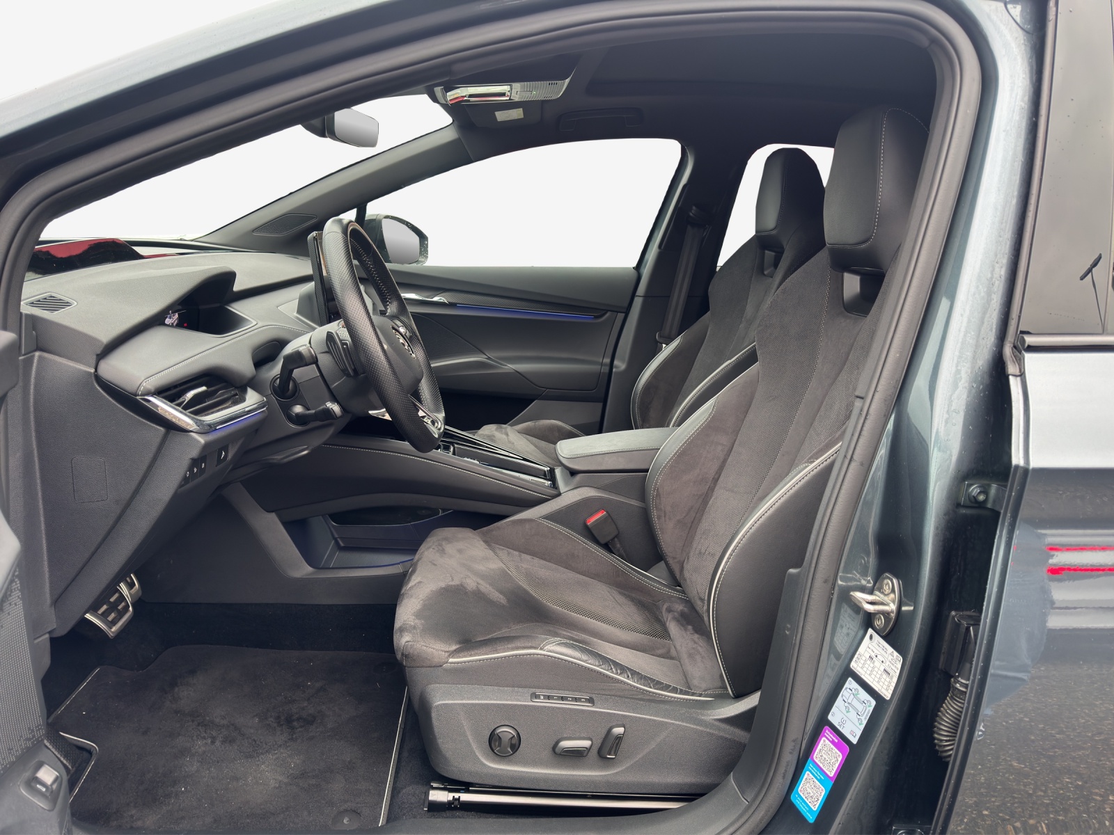 SKODA Enyaq iV 80x SportLine-image-8