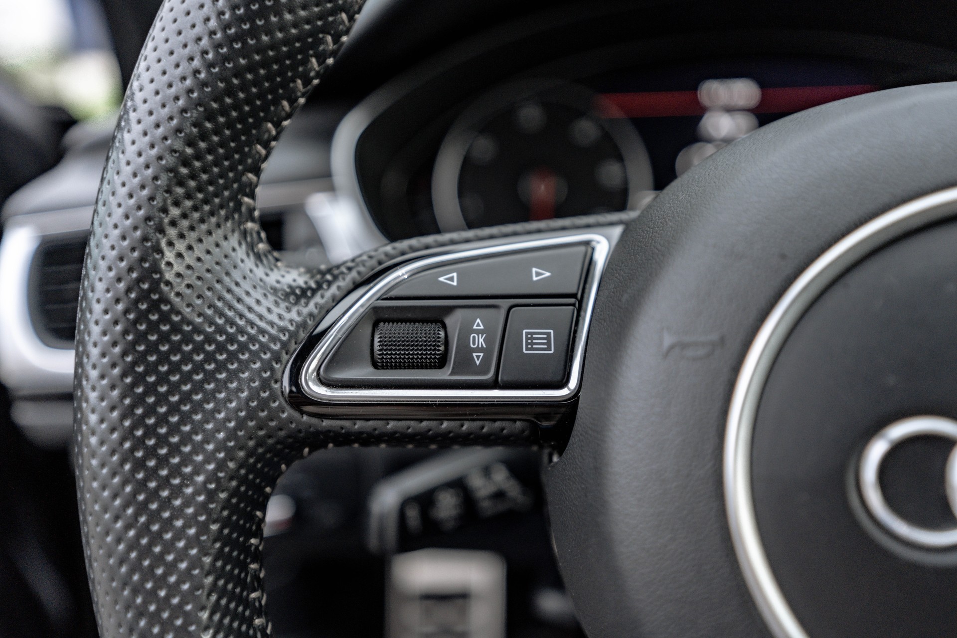 AUDI A6 Limousine 3.0 TDI V6 quattro S-tronic * FRICH AB MFK * ALL BLACK * BOSE SOUNDSYSTEM *-image-9