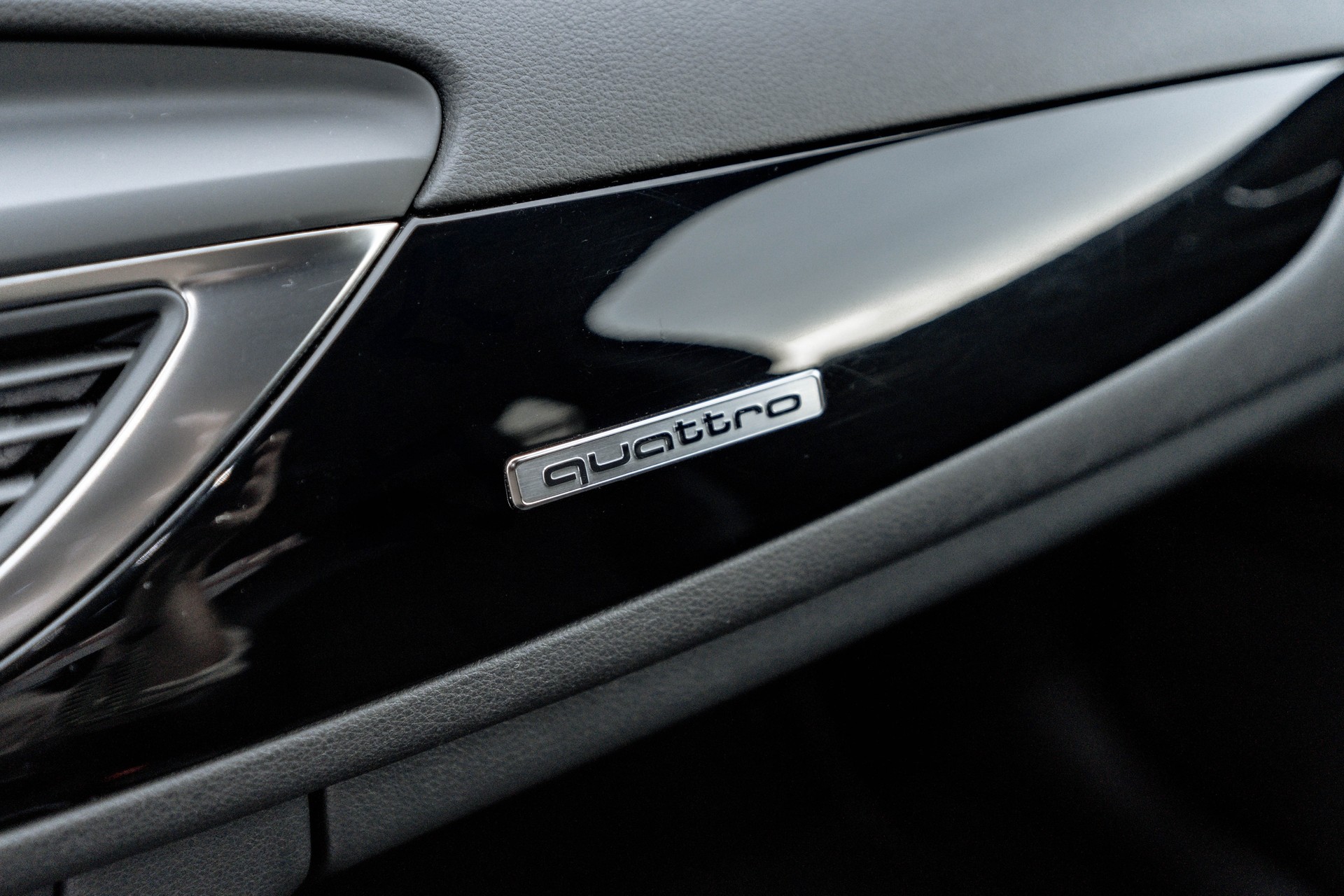 AUDI A6 Limousine 3.0 TDI V6 quattro S-tronic * FRICH AB MFK * ALL BLACK * BOSE SOUNDSYSTEM *-image-26
