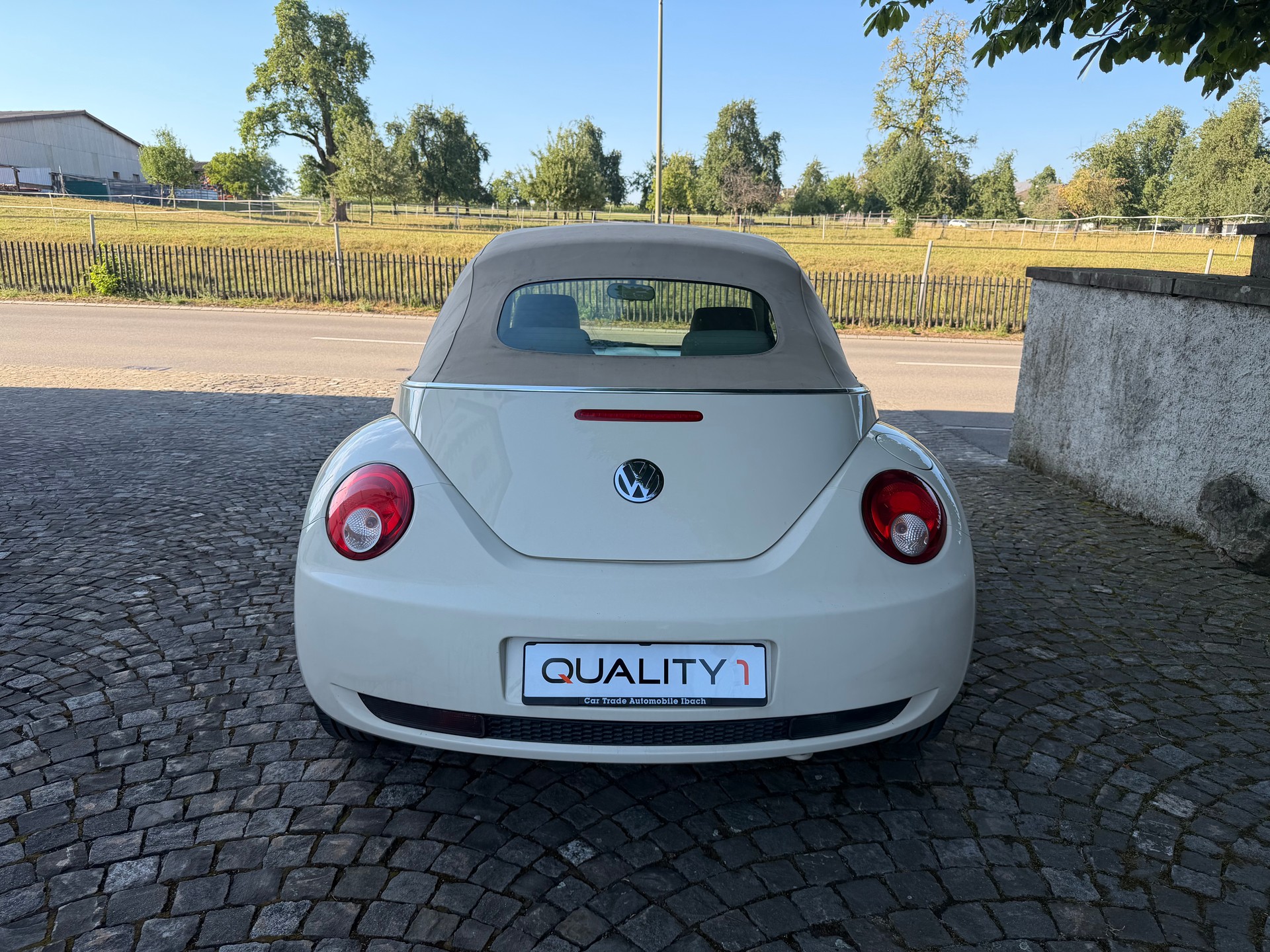 VW Beetle Cabrio 1.4-image-7
