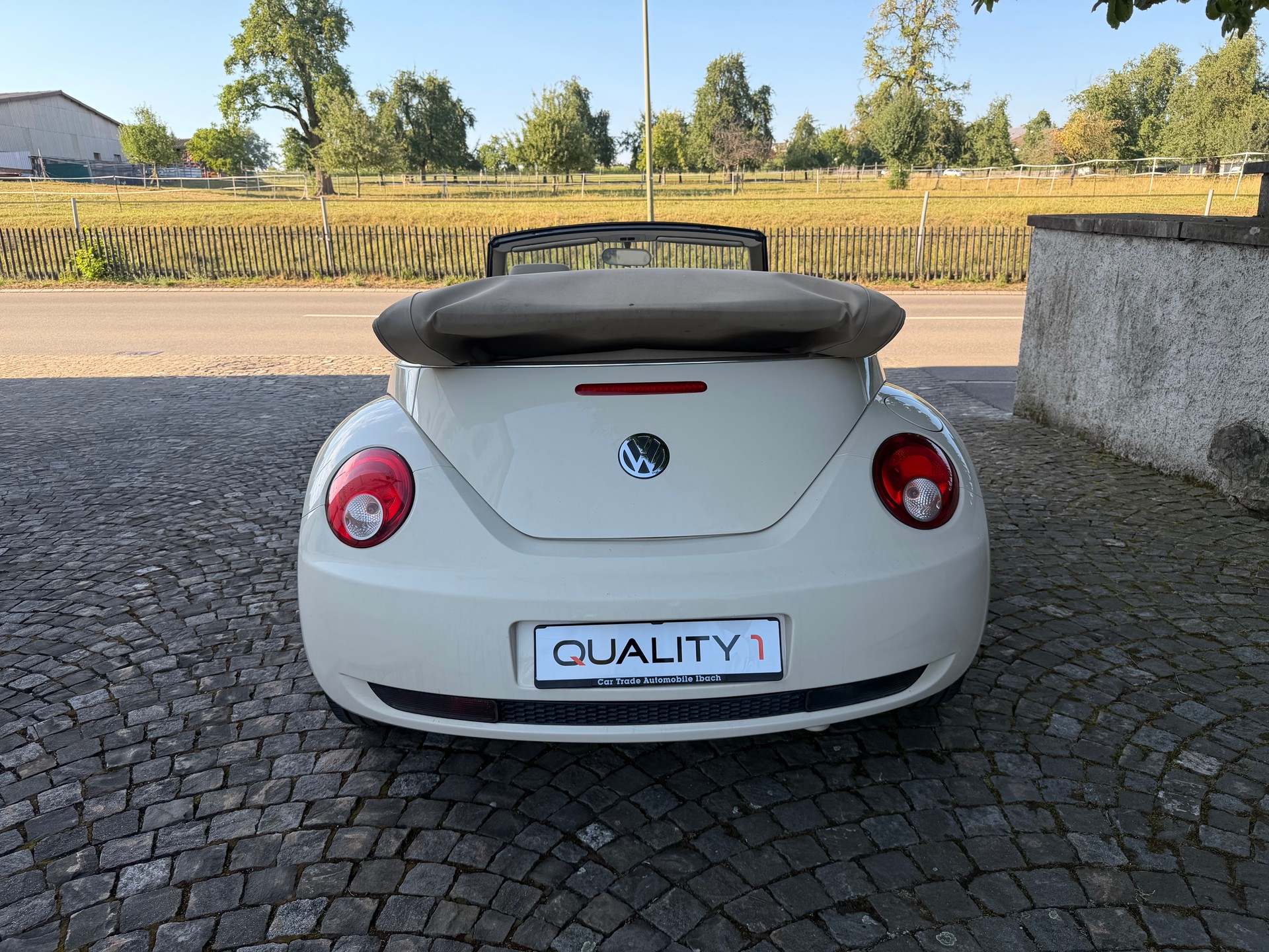 VW Beetle Cabrio 1.4-image-6