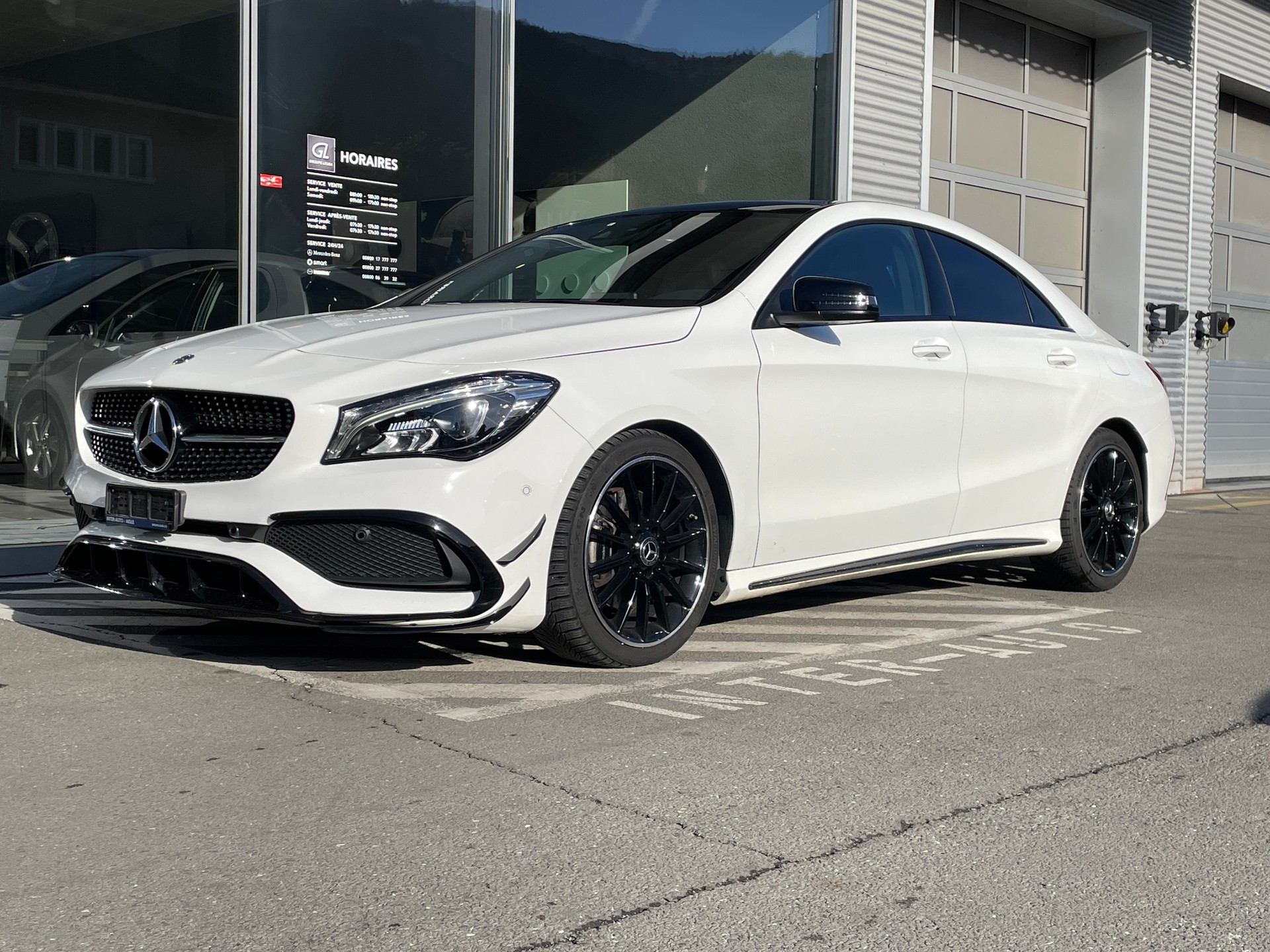 MERCEDES-BENZ CLA 250 AMG Line 4Matic