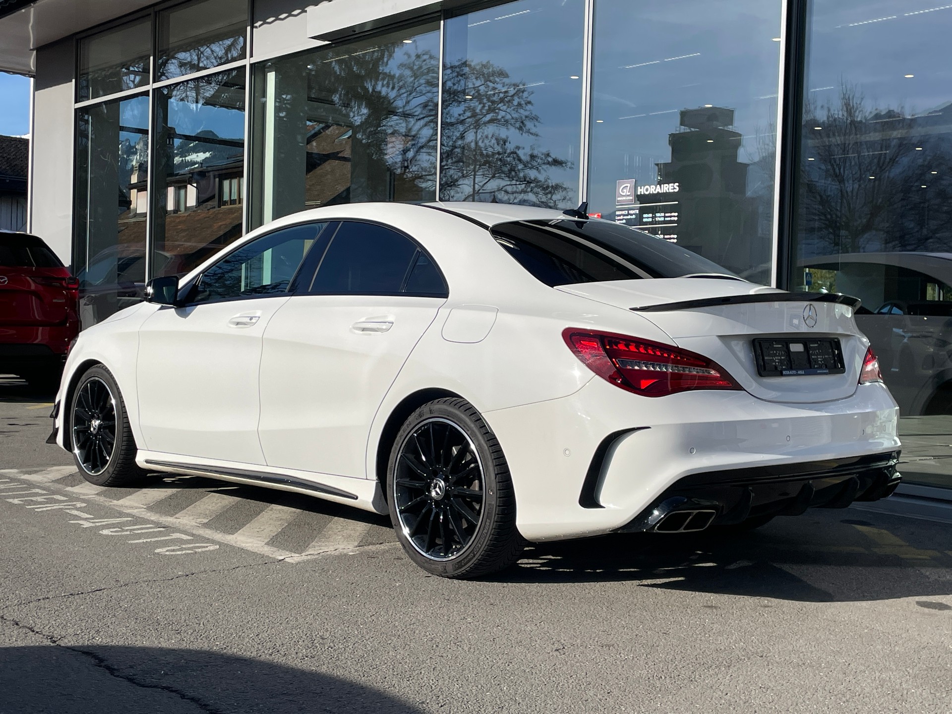 MERCEDES-BENZ CLA 250 AMG Line 4Matic-showroom-element-3