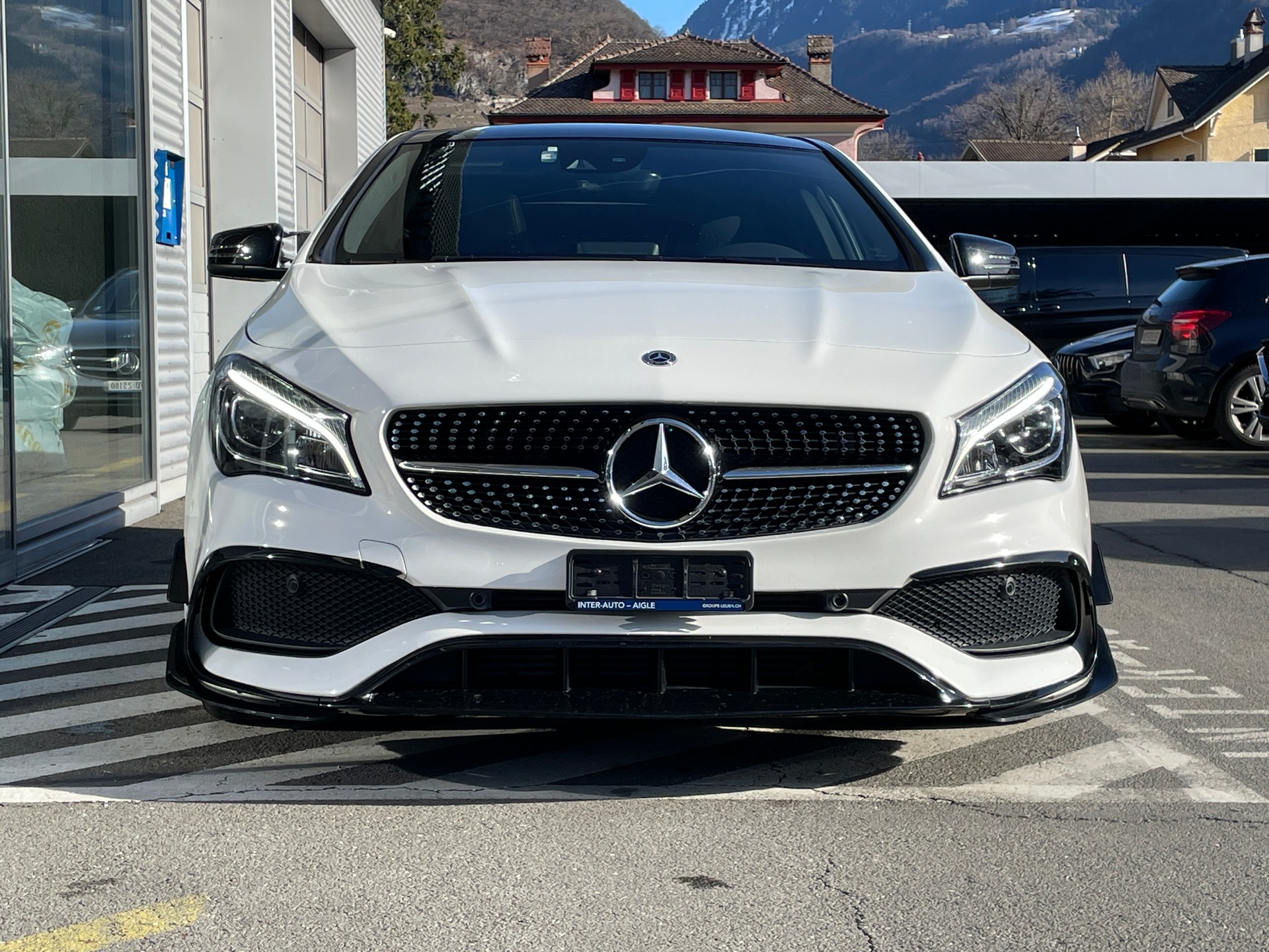 MERCEDES-BENZ CLA 250 AMG Line 4Matic-showroom-element-1