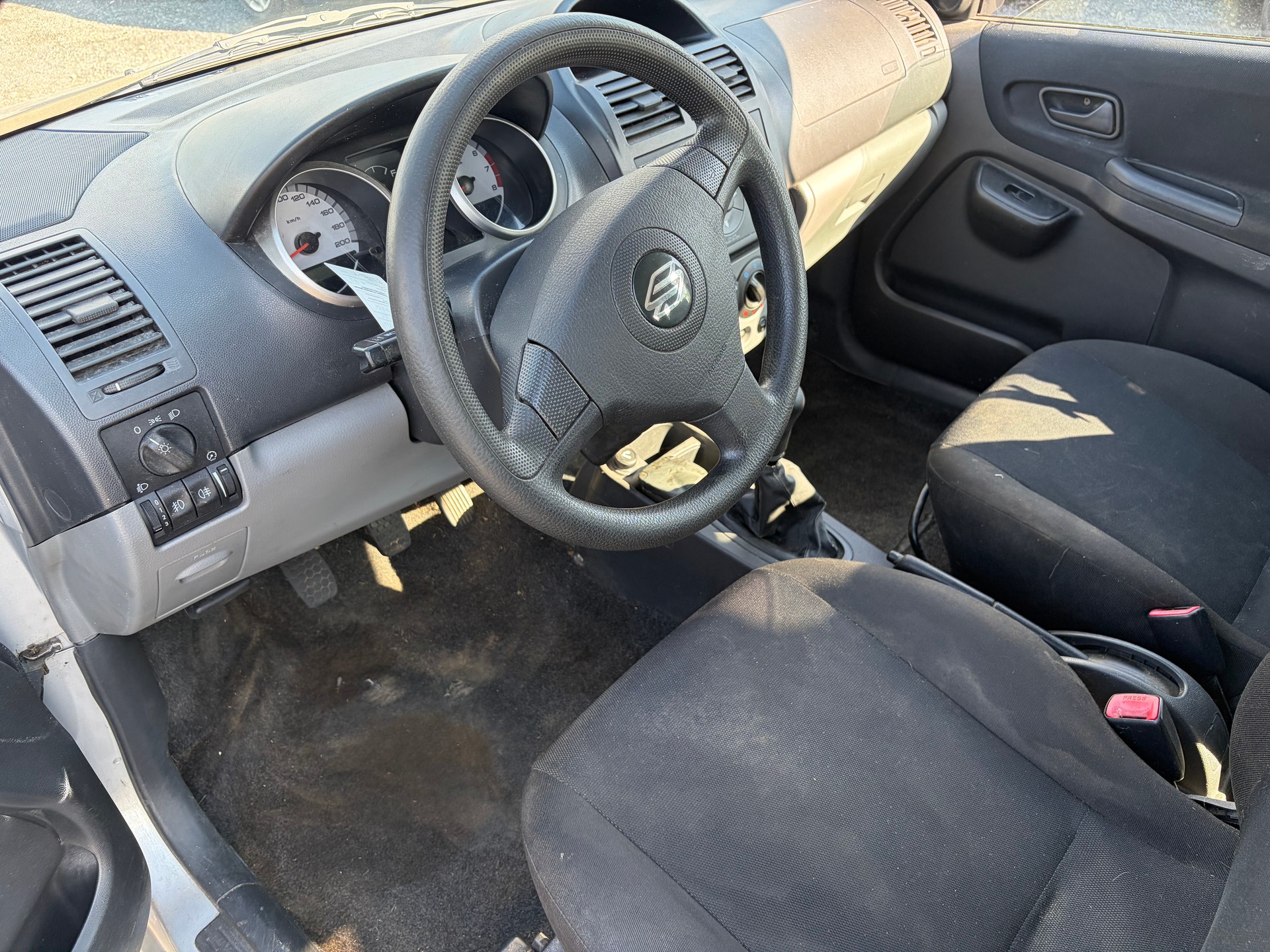 SUZUKI Ignis 1.5 16V GL Top 4x4-image-11