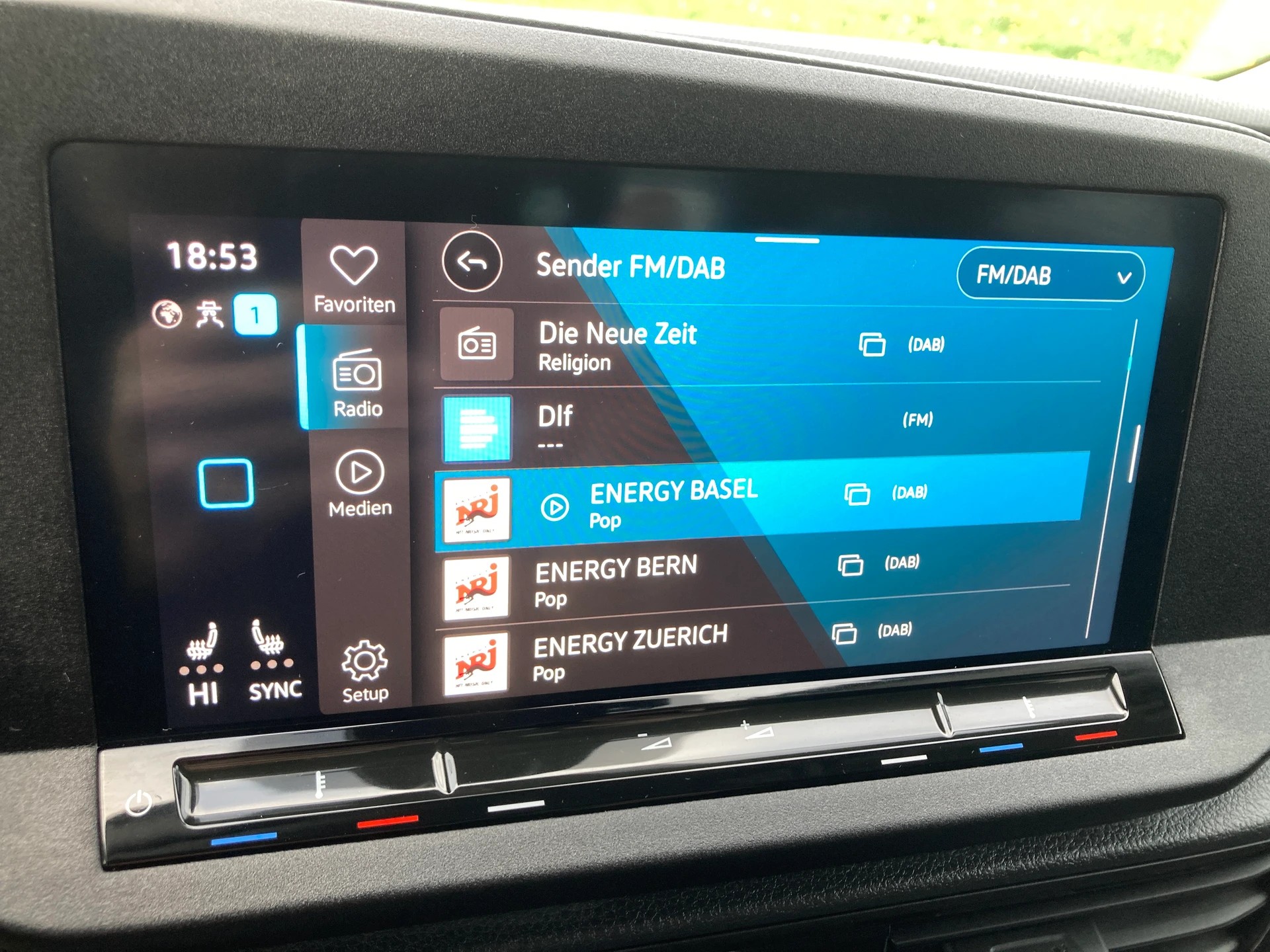 VW Caddy 2.0 TDI Liberty DSG mit Anhängerkupplung-image-14
