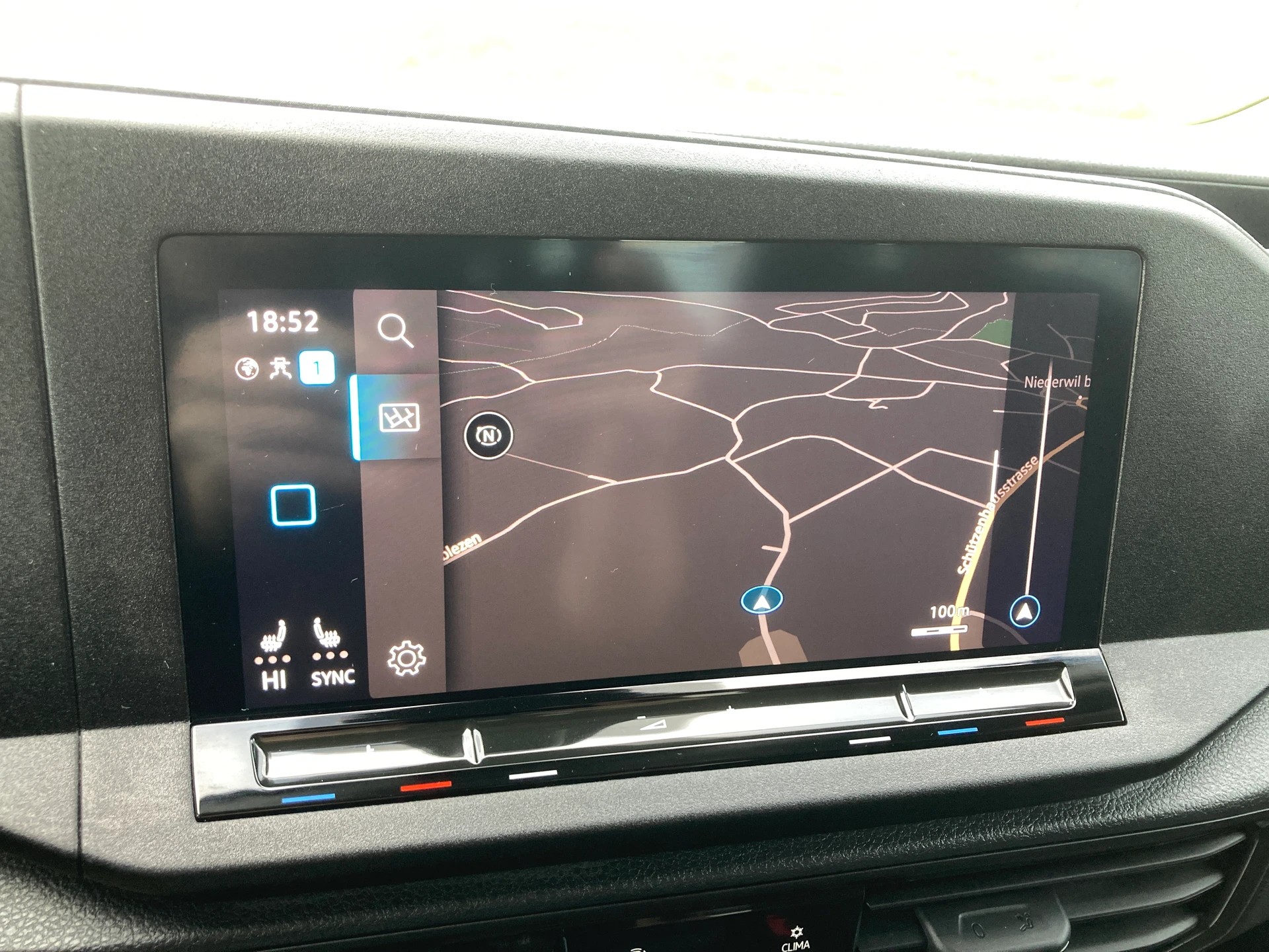 VW Caddy 2.0 TDI Liberty DSG mit Anhängerkupplung-image-10