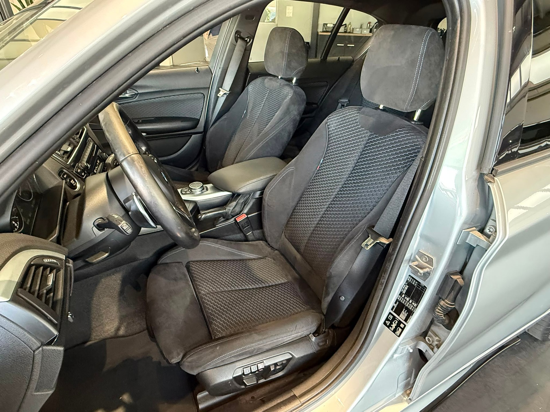 BMW M135i xDrive Steptronic-image-8