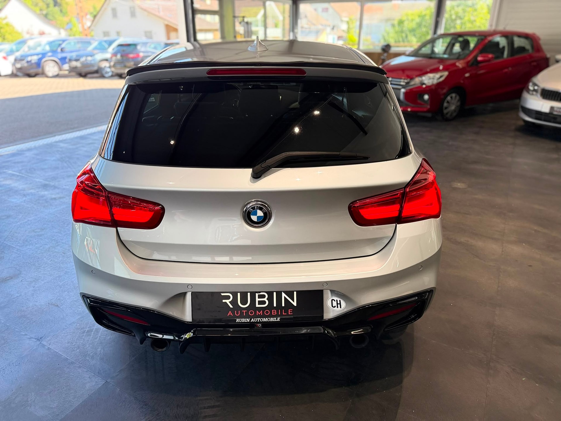 BMW M135i xDrive Steptronic-image-3