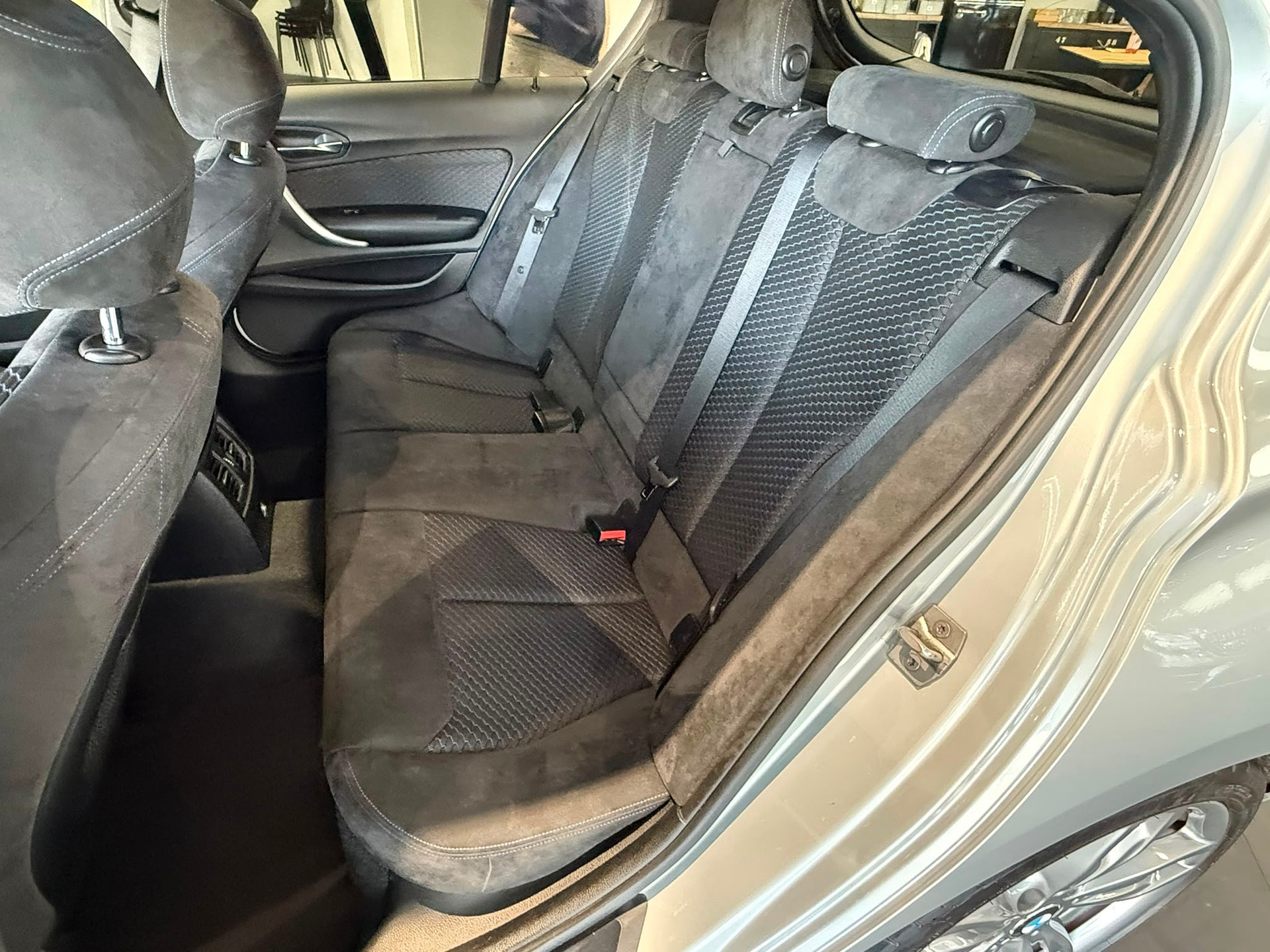 BMW M135i xDrive Steptronic-image-9
