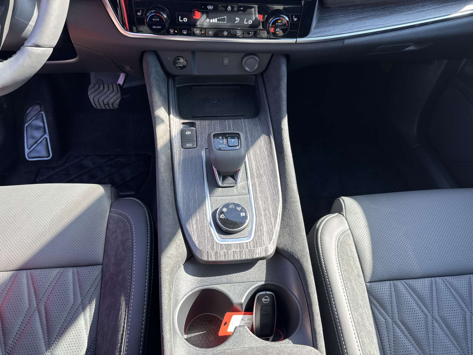 NISSAN Qashqai 1.3 DIG-T MHEV Tekna+ 4x4 Xtronic-Automat-image-11