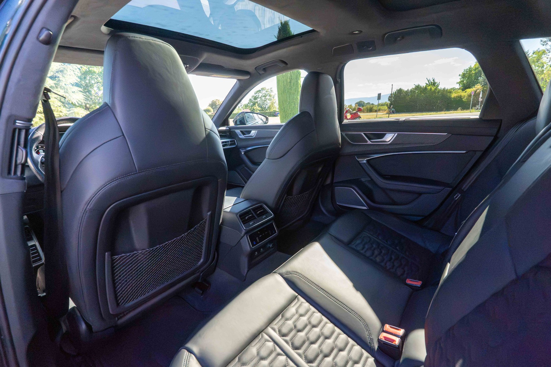 AUDI RS6 Avant 4.0 TFSI V8 quattro-image-9