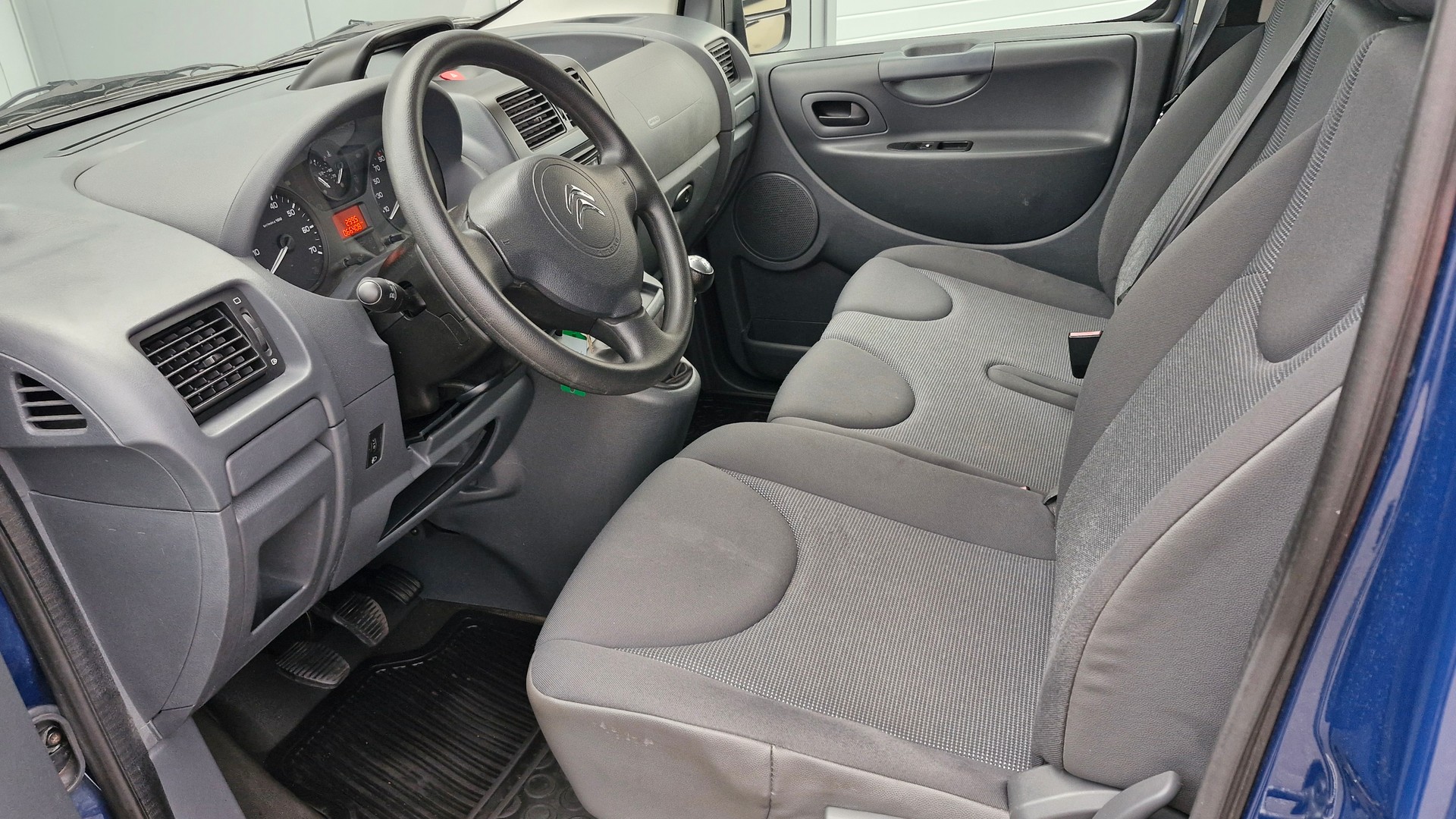 CITROEN Jumpy Kombi L2H1 2.0 HDi 125 9P Attraction-image-6