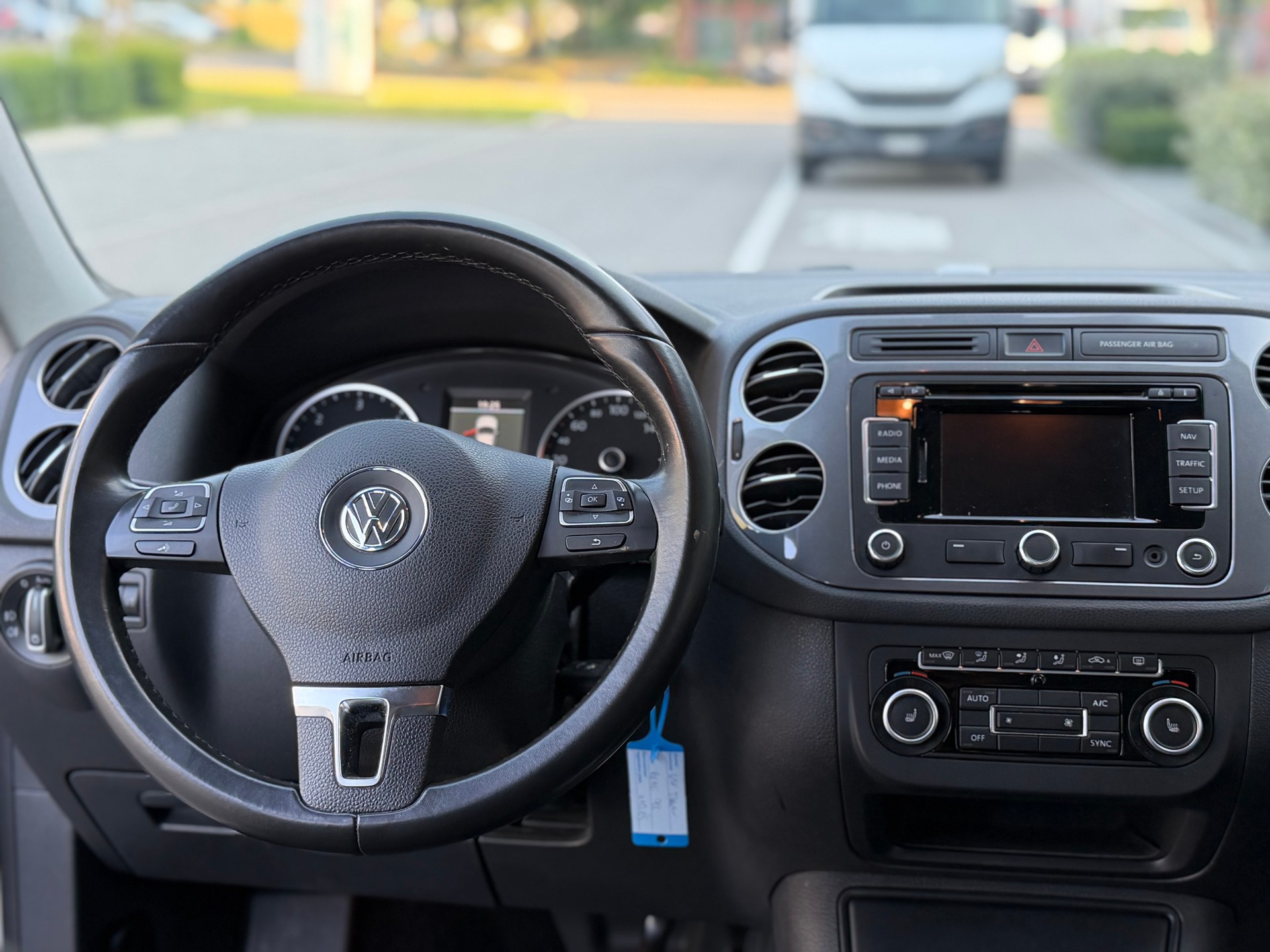 VW Tiguan 2.0 TDI BlueMotion Sport&Style 4Motion DSG-image-10