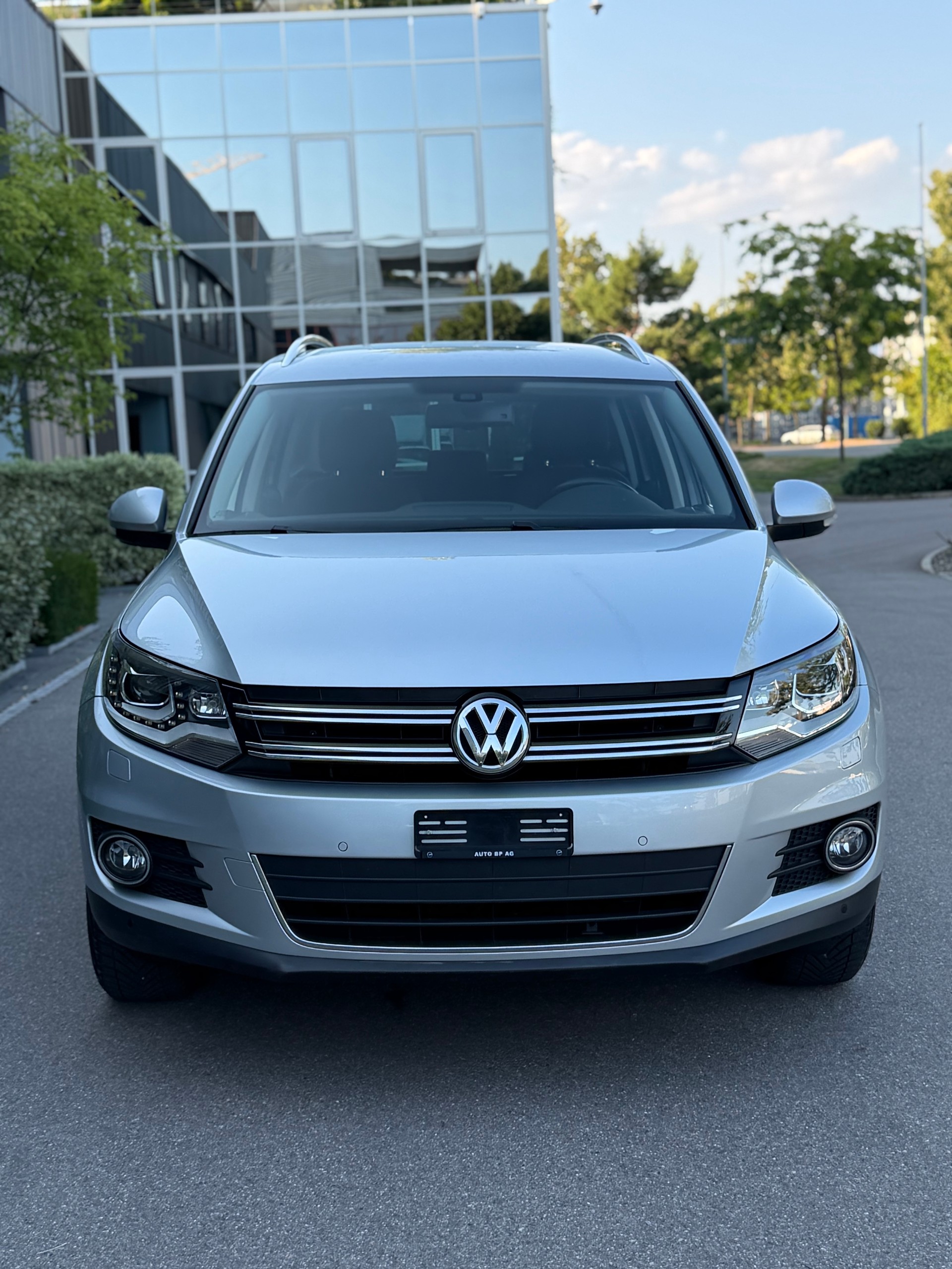 VW Tiguan 2.0 TDI BlueMotion Sport&Style 4Motion DSG-image-1
