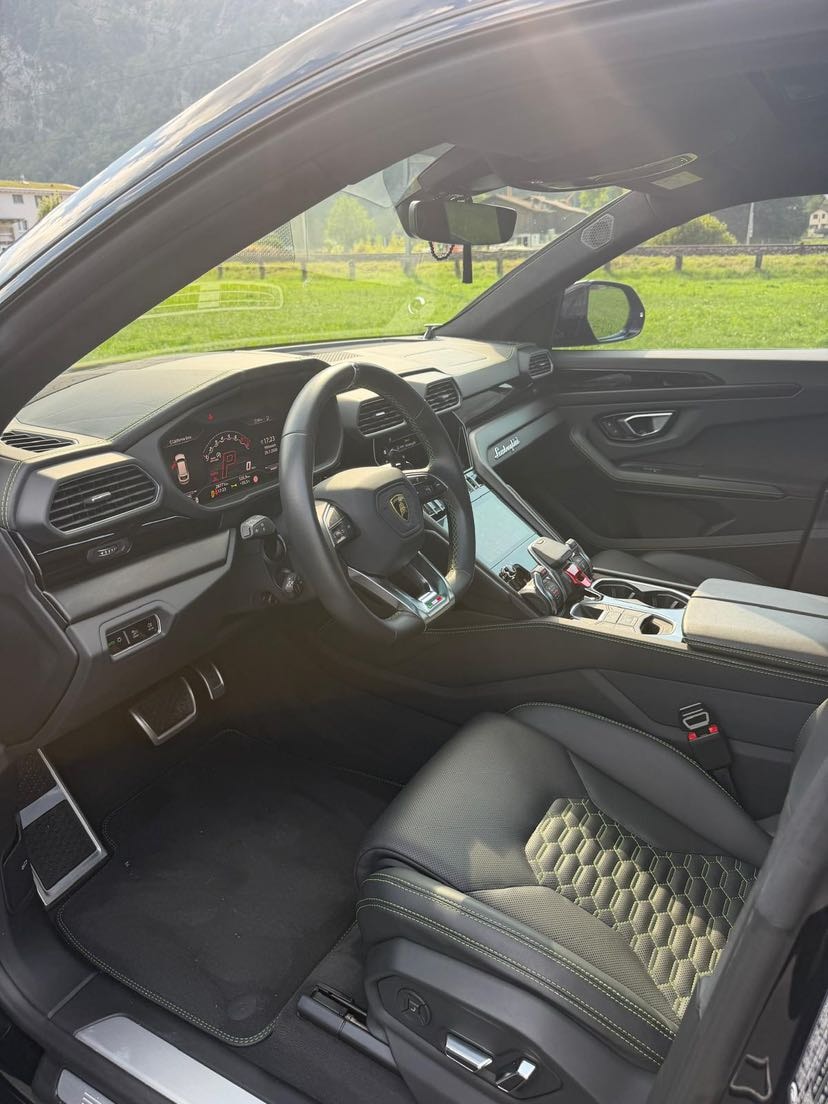 LAMBORGHINI URUS E-Gear-image-2