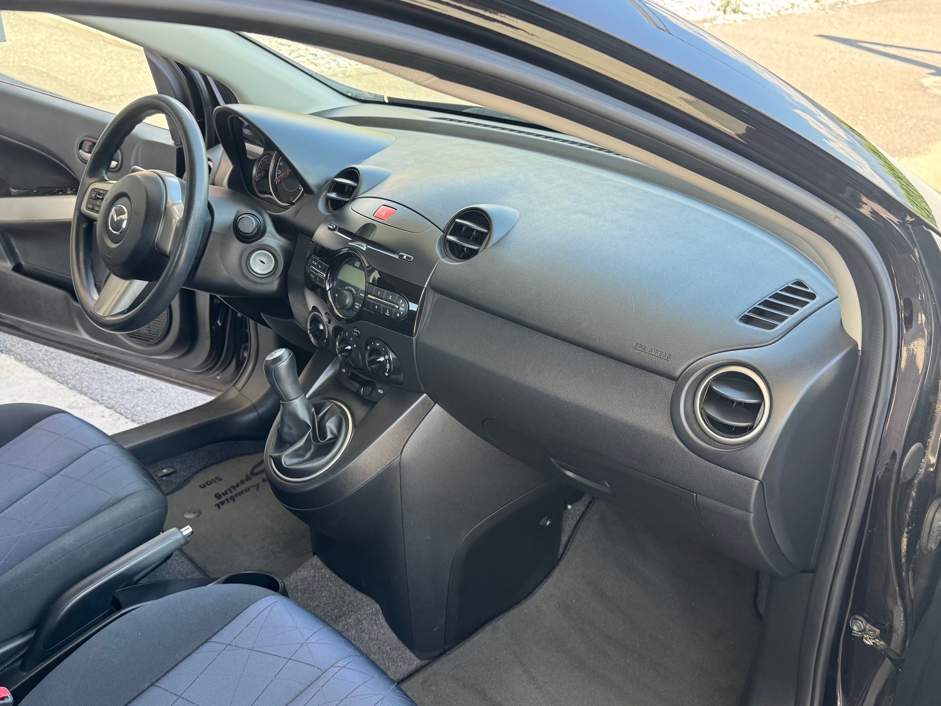 MAZDA 2 1.3i 16V Exclusive-image-7