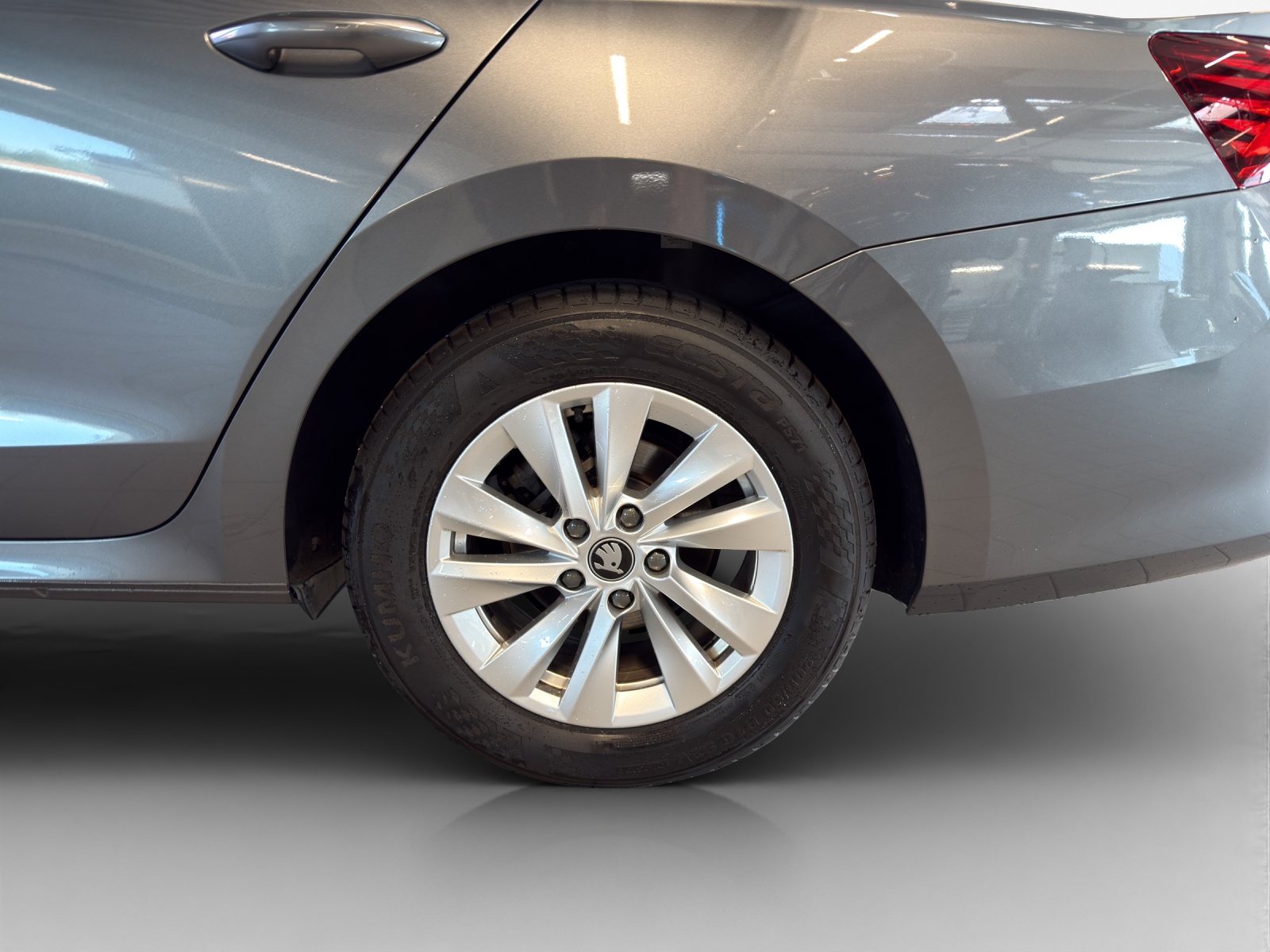 SKODA Octavia Combi 2.0 TDI DSG Selection-image-15