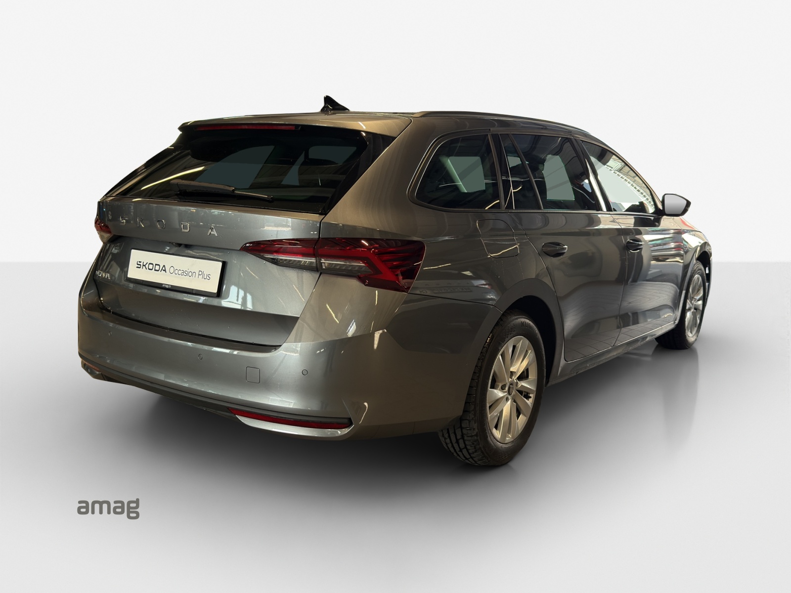 SKODA Octavia Combi 2.0 TDI DSG Selection-image-4