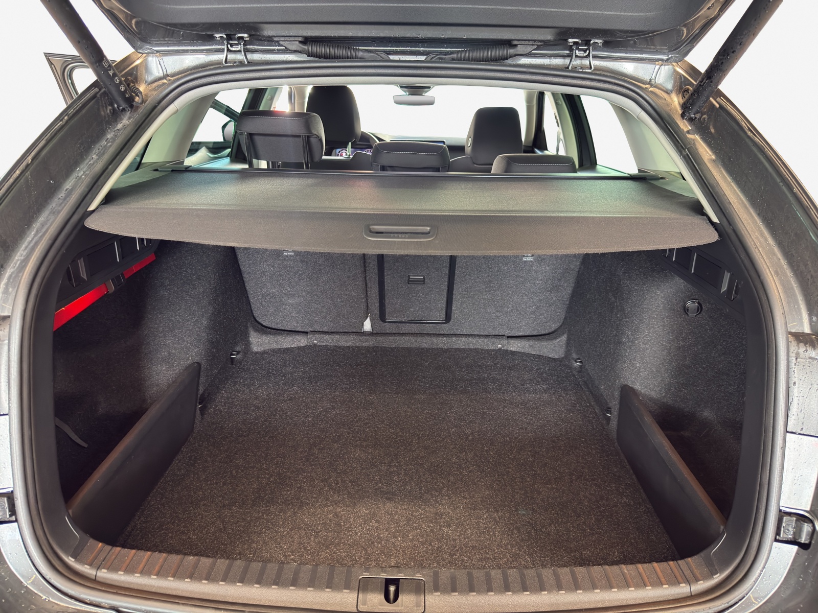 SKODA Octavia Combi 2.0 TDI DSG Selection-image-12