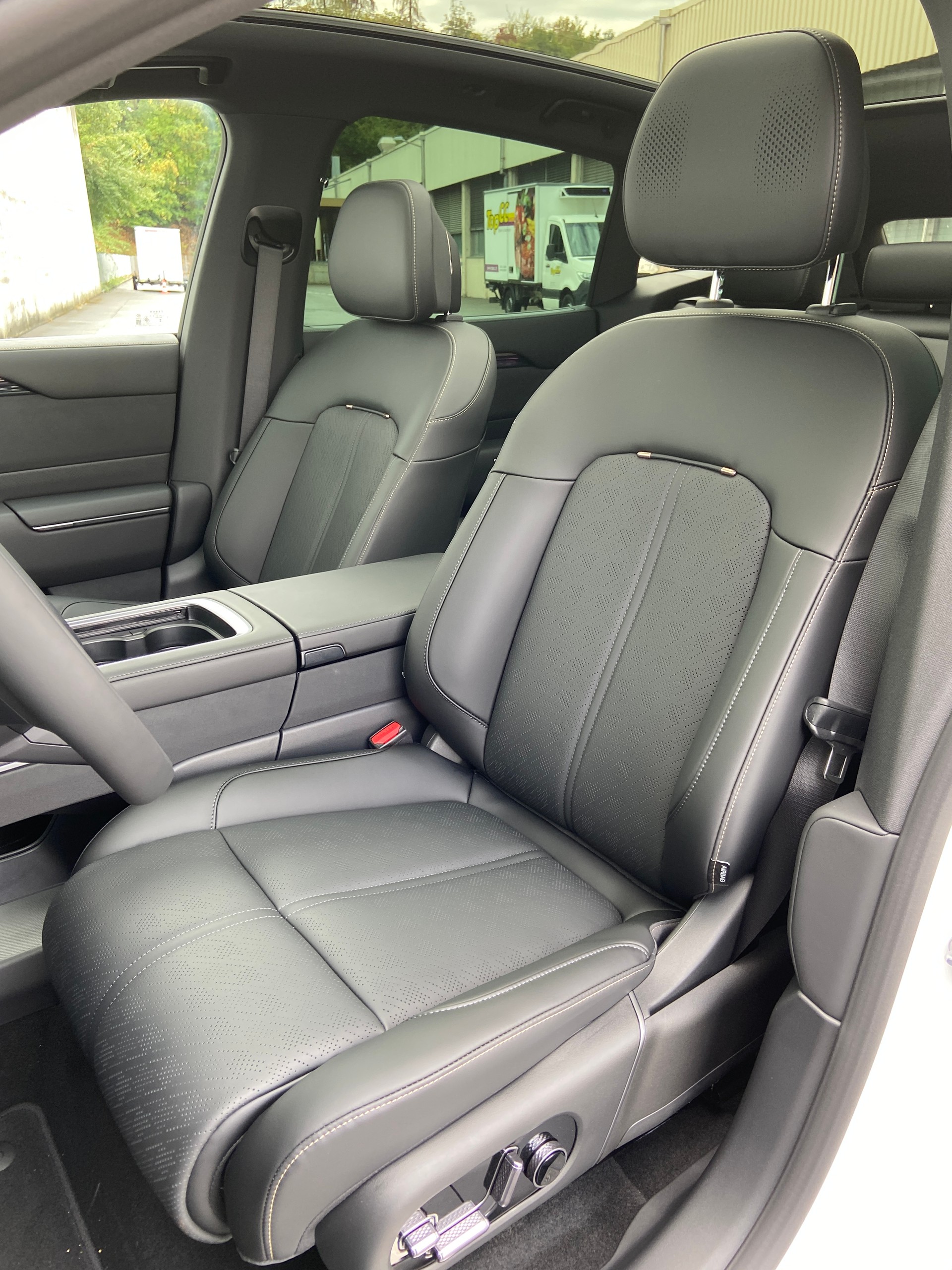 ZEEKR 7X 100kWh Privilege Advanced Comfort Cockpit AWD-image-6
