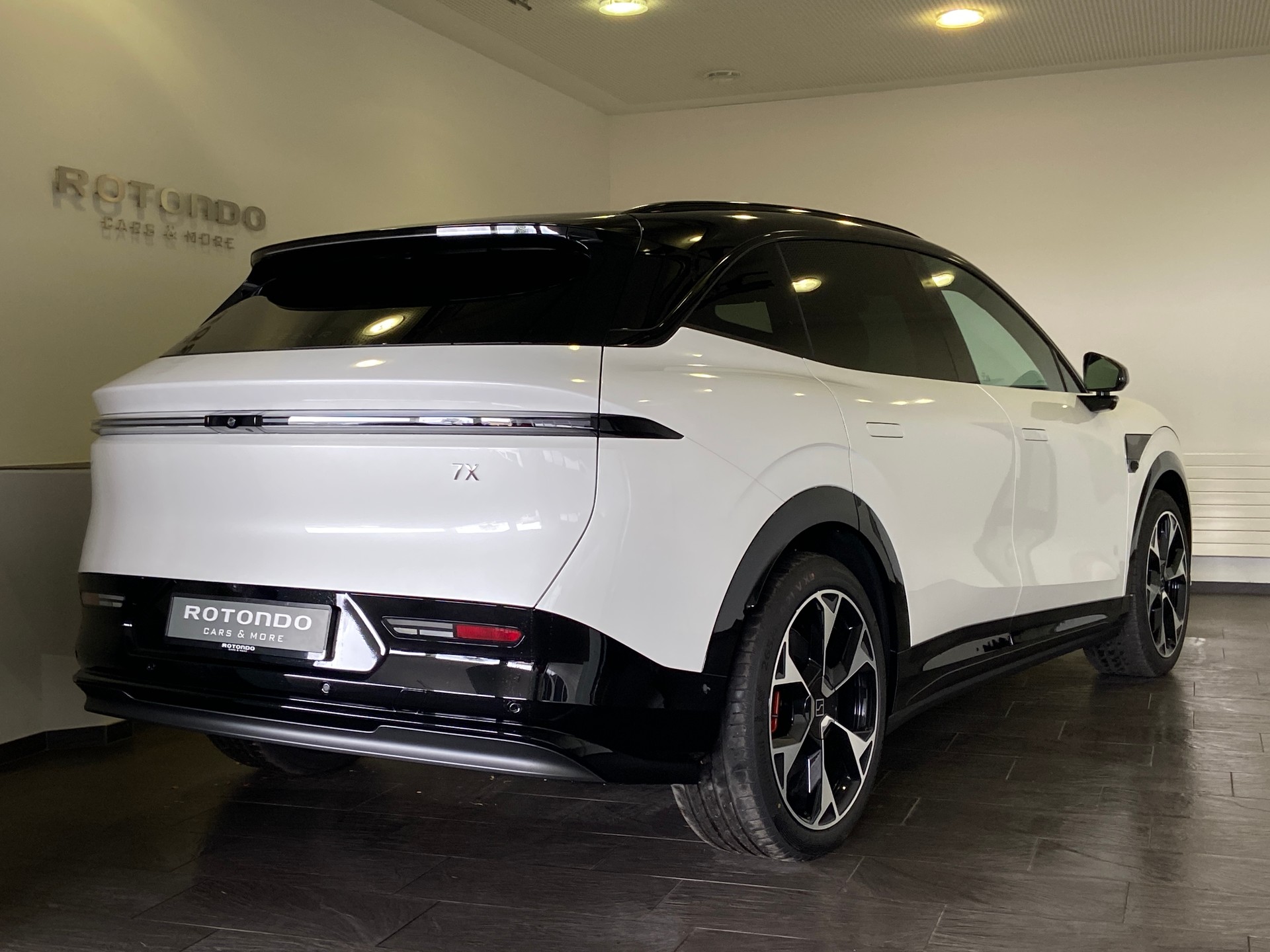 ZEEKR 7X 100kWh Privilege Advanced Comfort Cockpit AWD-image-1