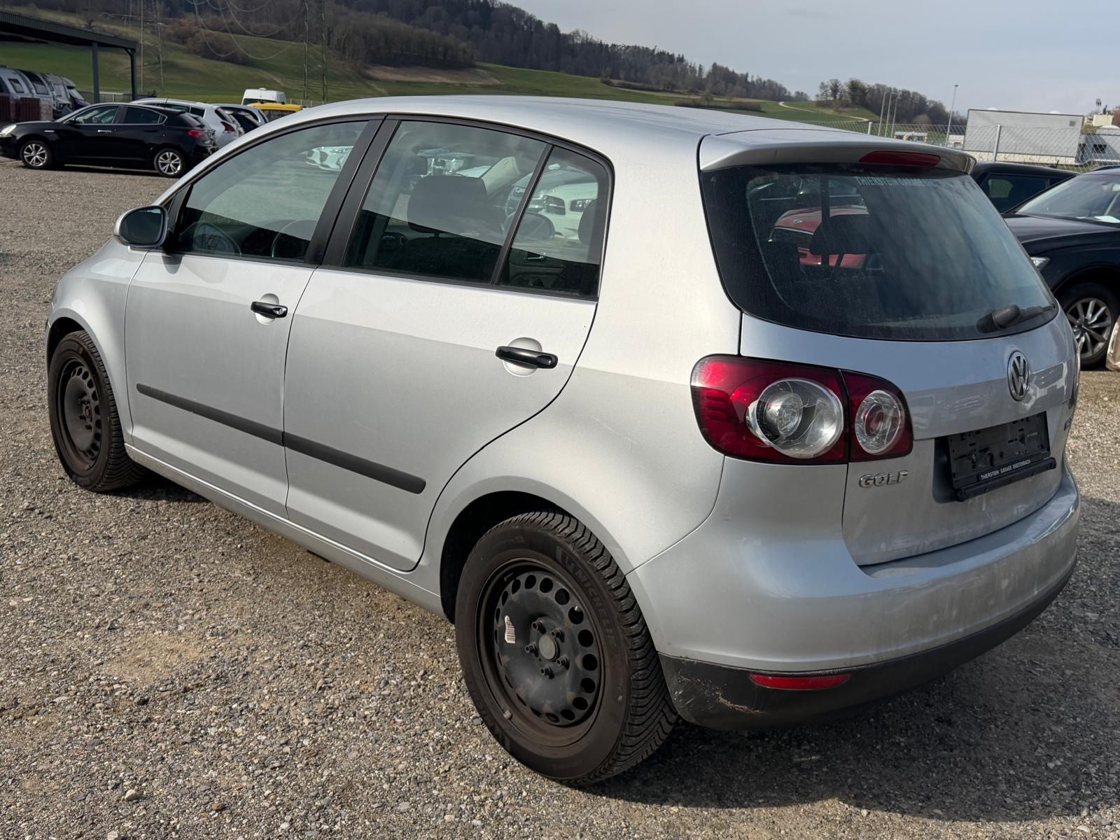 VW Golf Plus 1.6 FSI-image-11