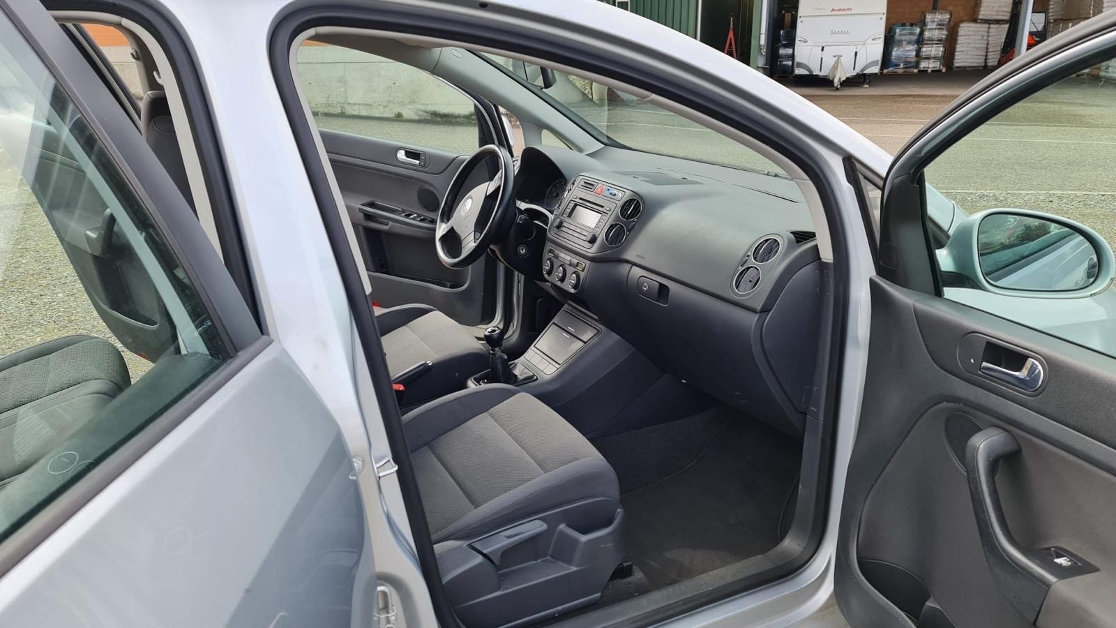 VW Golf Plus 1.6 FSI-image-6