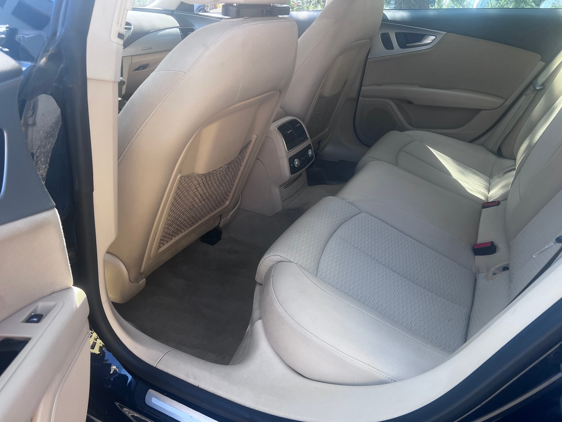 AUDI A7 Sportback 2.8 FSI quattro S-tronic-image-8