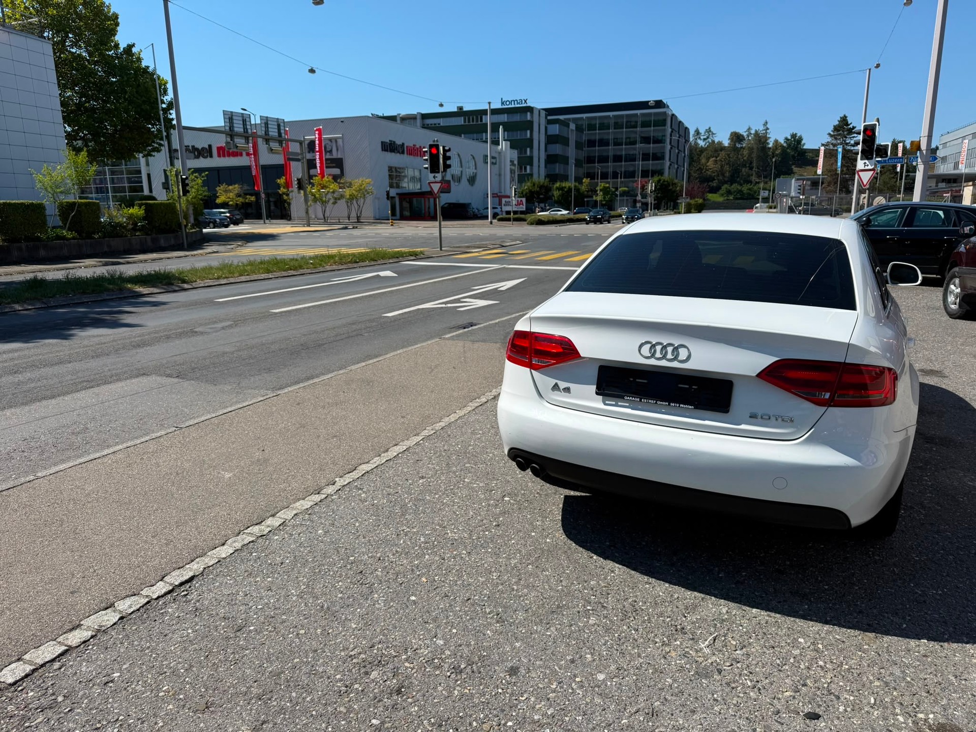 AUDI A4 Limousine 2.0 TDI-image-3