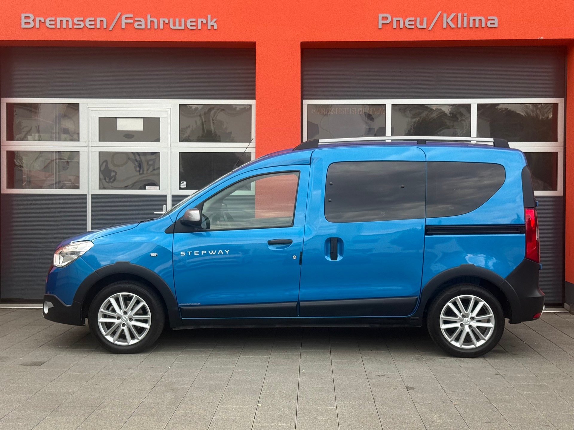 DACIA Dokker 1.2 T Stepway-image-1