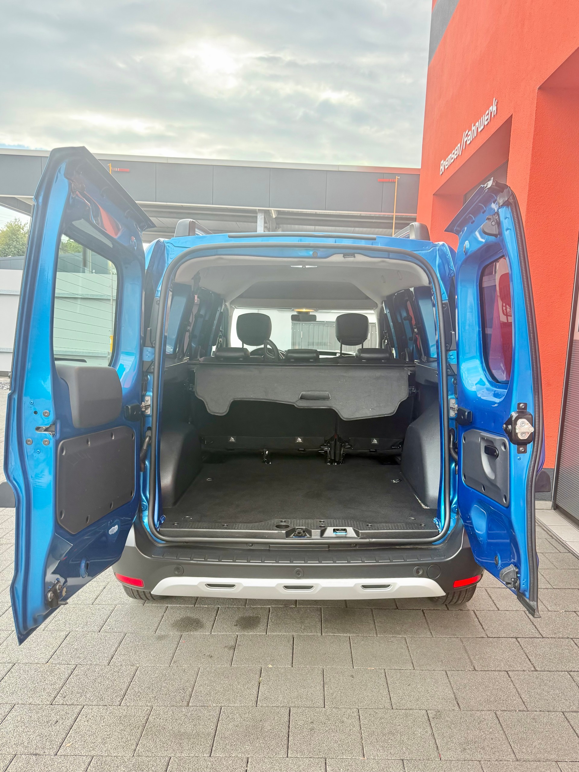 DACIA Dokker 1.2 T Stepway-image-4