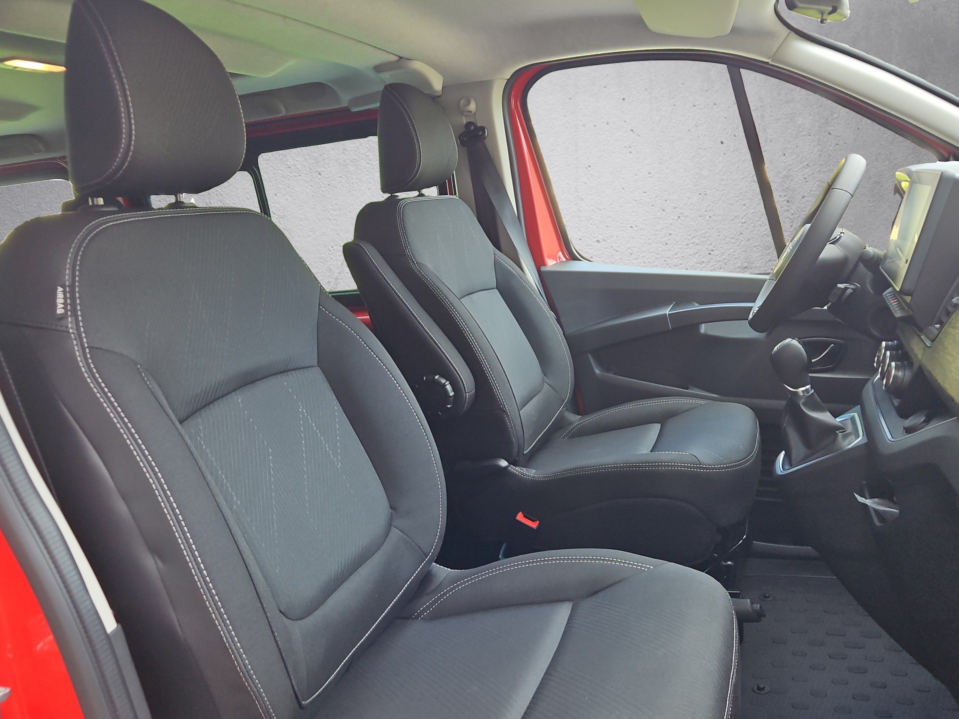 NISSAN Primastar DCT 170 L1H1 Tekna 8Plätzer FT-image-19