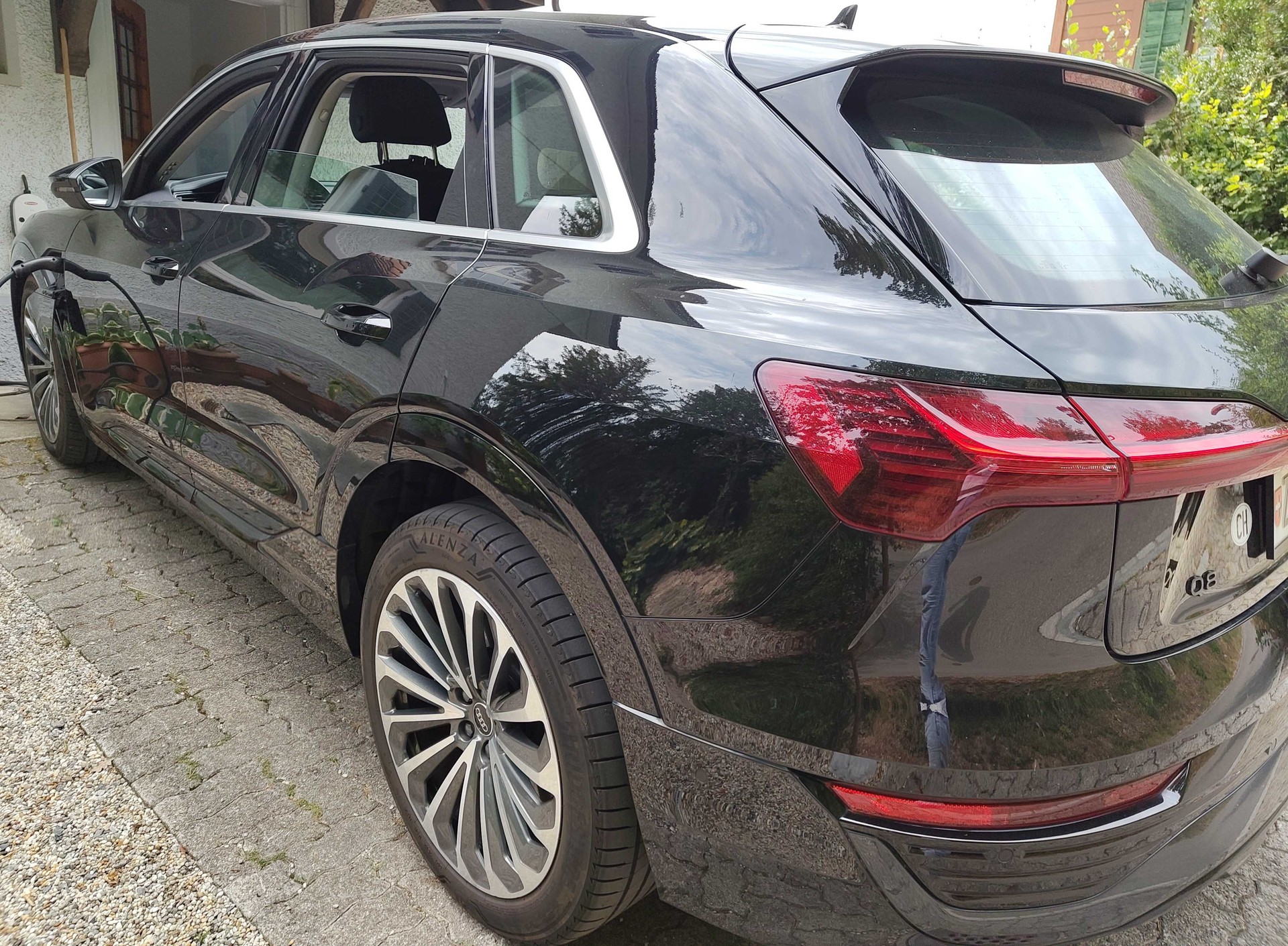 AUDI 55 S Line quattro-image-2