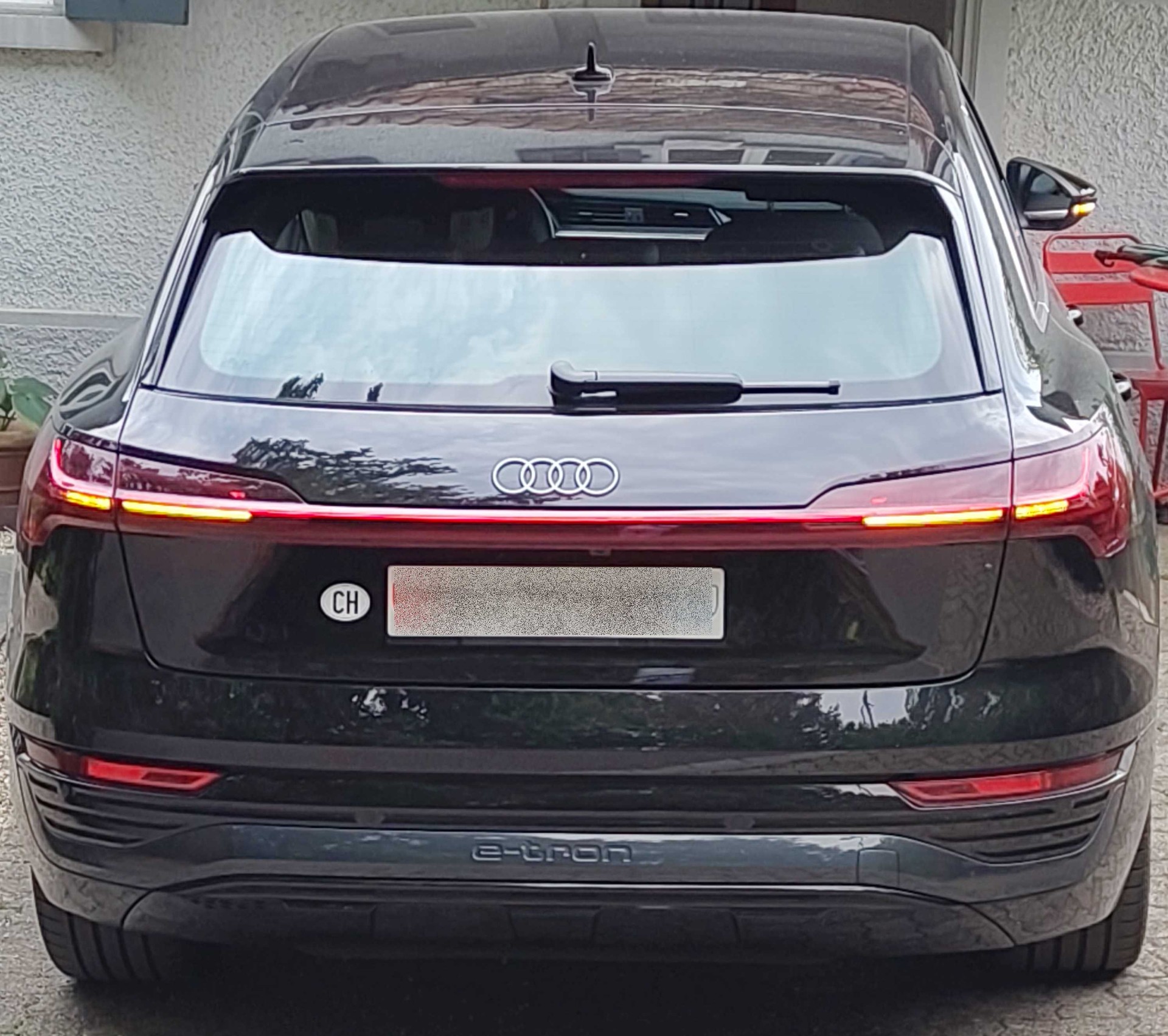 AUDI 55 S Line quattro-image-1