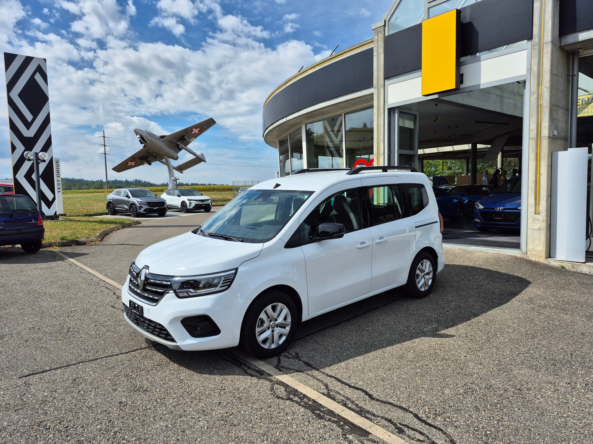 RENAULT Kangoo Combi 1.5 Blue dCi Edit-image-0