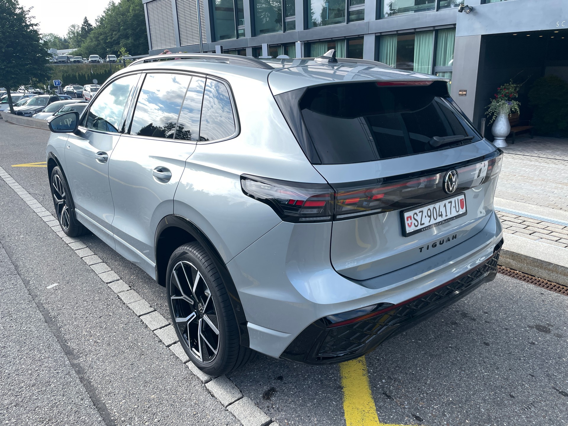 VW Tiguan 2.0 TDI SCR R-Line 4Motion DSG-image-7