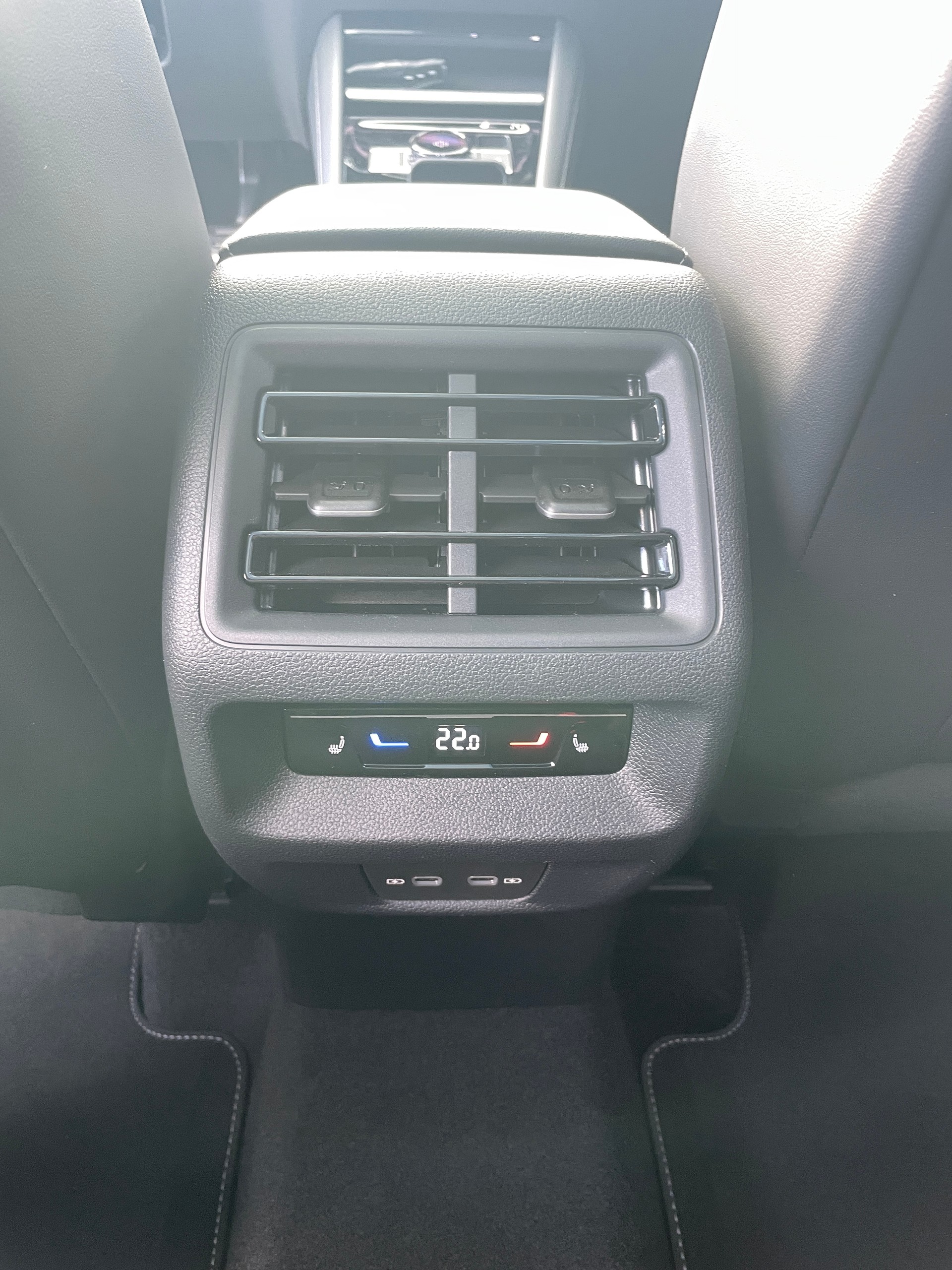VW Tiguan 2.0 TDI SCR R-Line 4Motion DSG-image-19