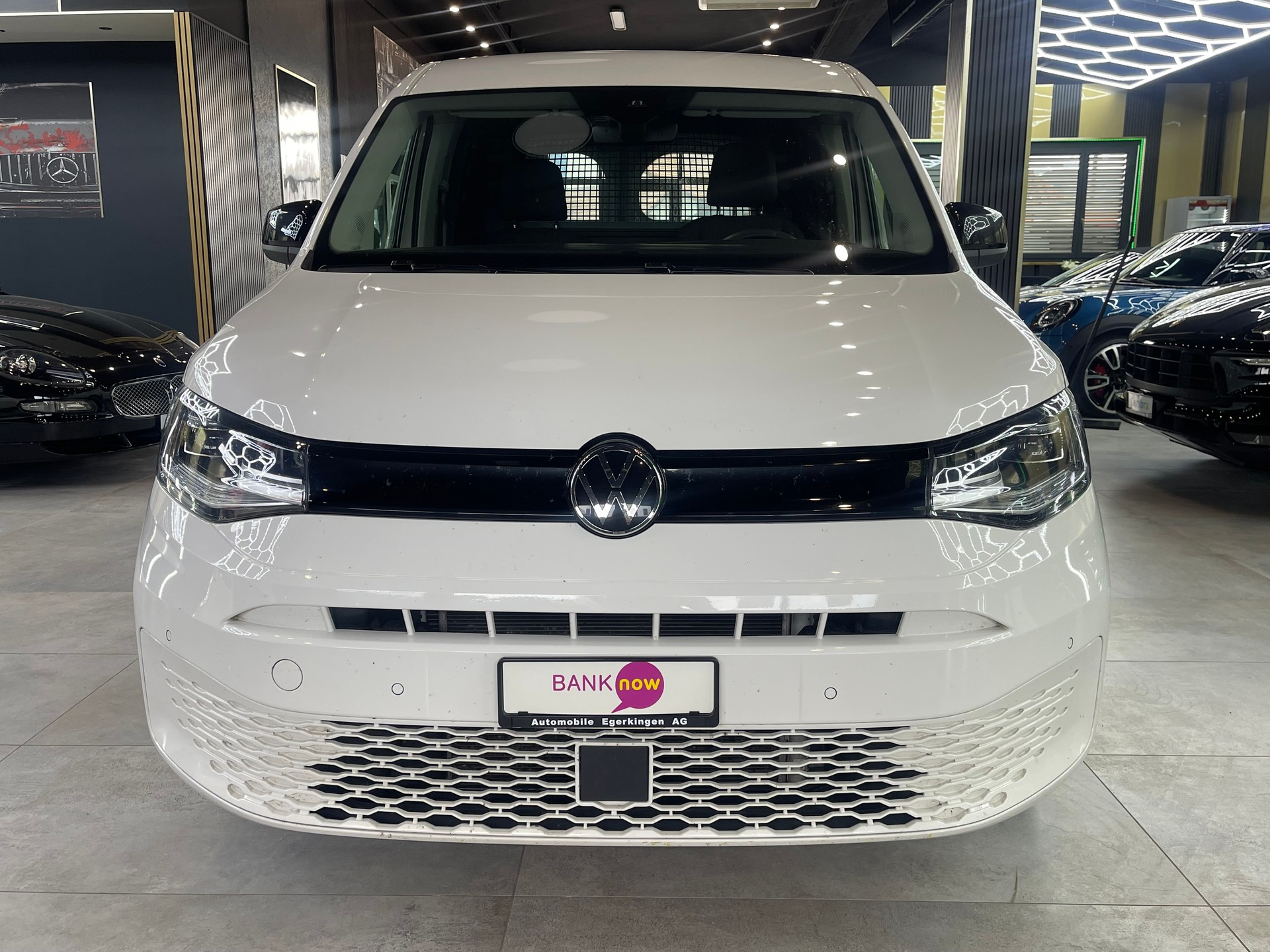 VW Caddy Cargo 2.0TDI 4Motion-image-1